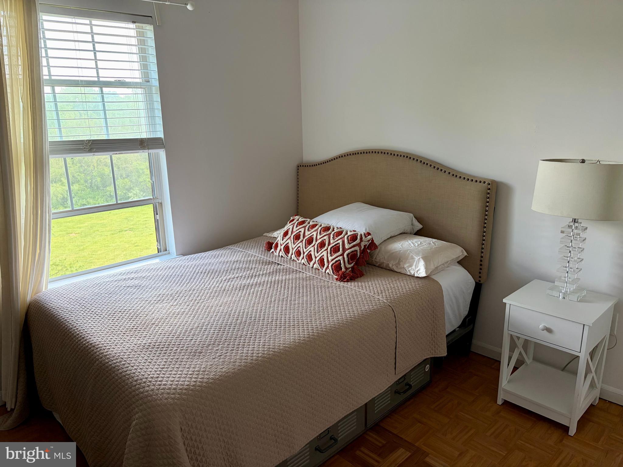 ASHBURN VILLAGE - Residential