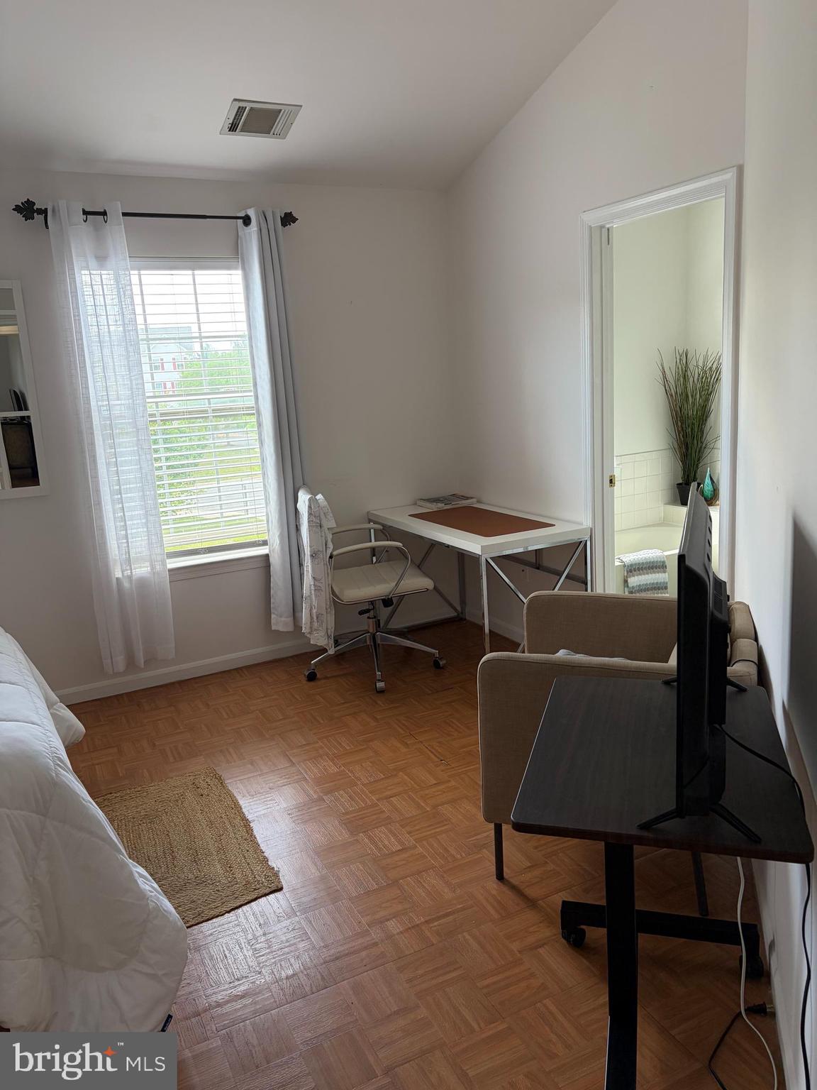 ASHBURN VILLAGE - Residential