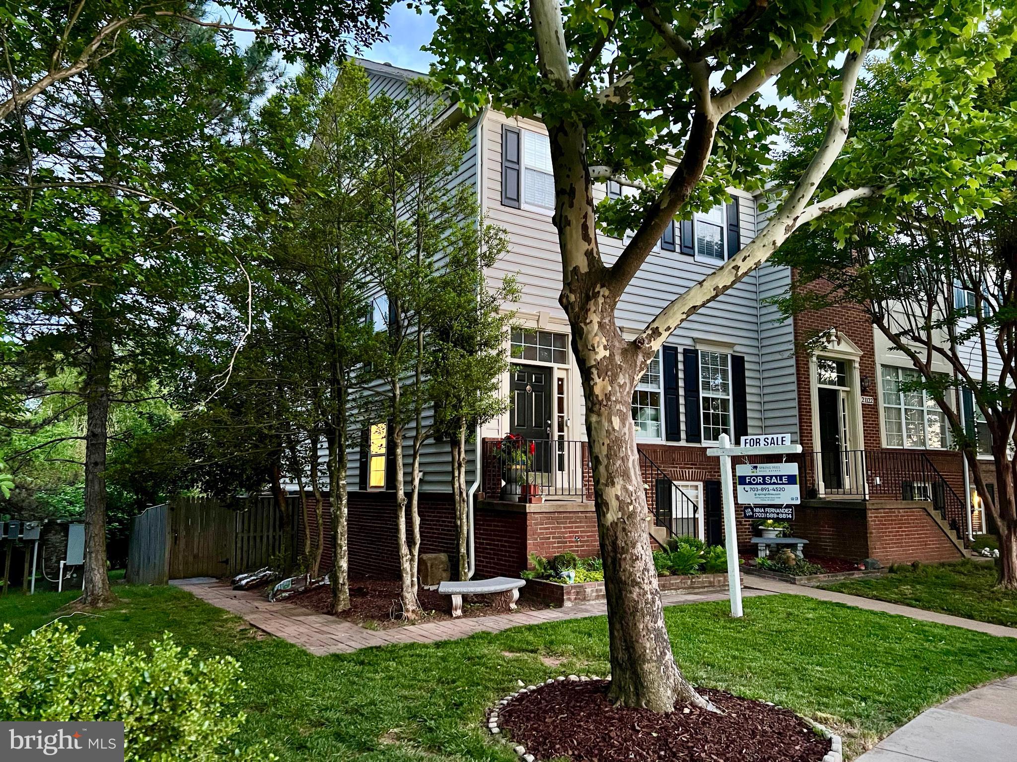 ASHBURN VILLAGE - Residential