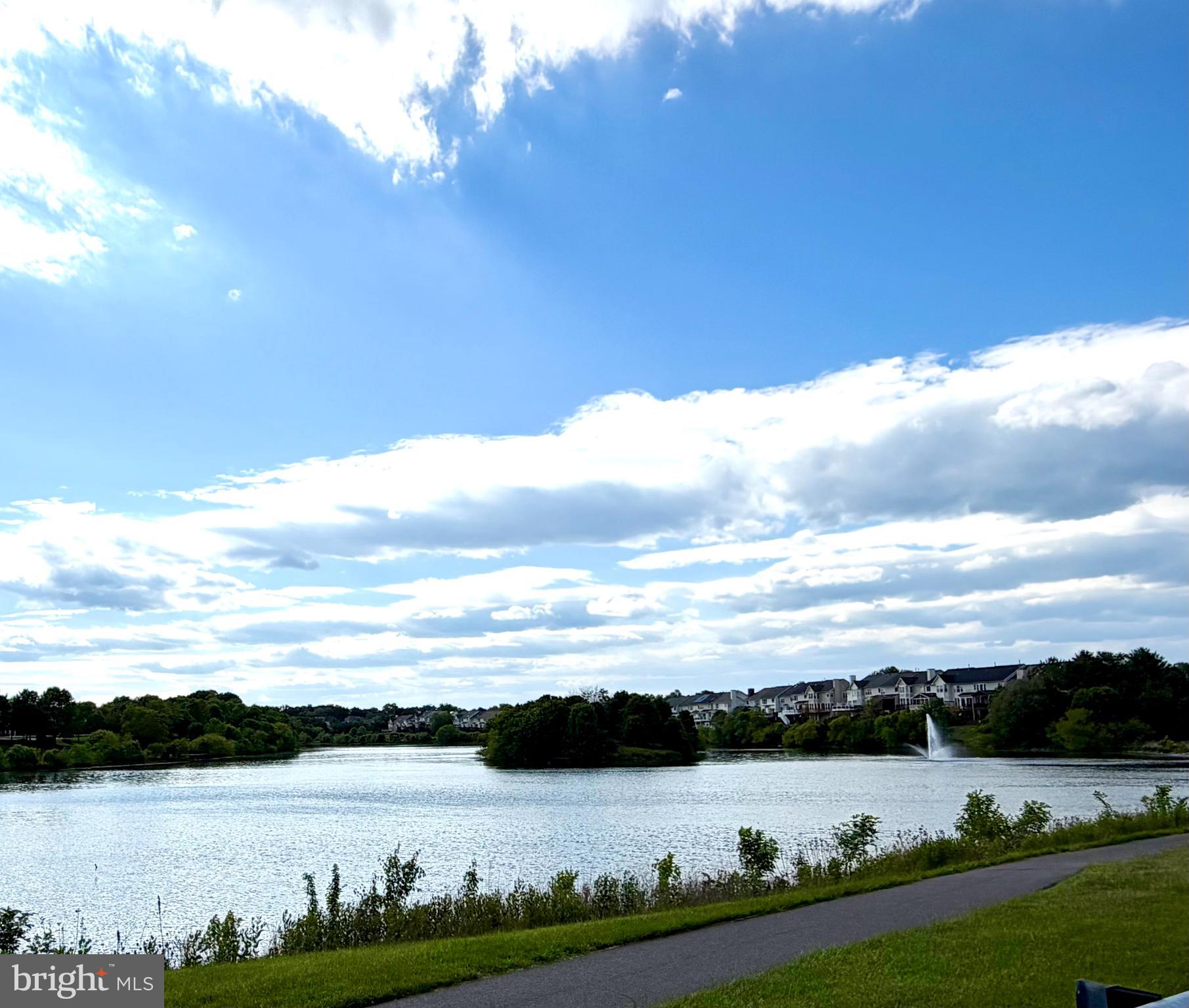 ASHBURN VILLAGE - Residential