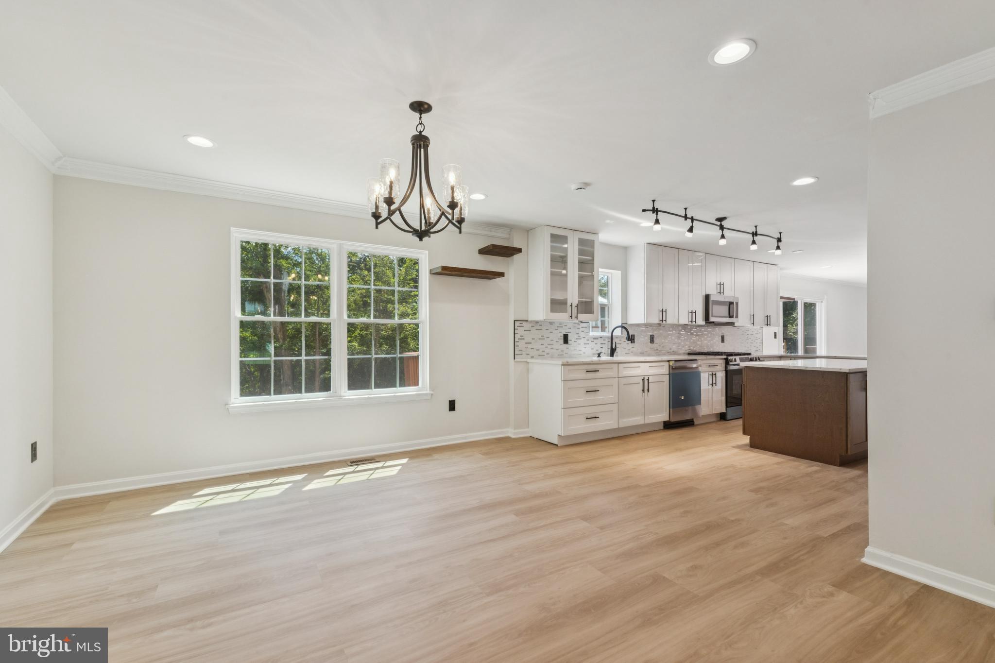 HAMPTON FOREST - Residential