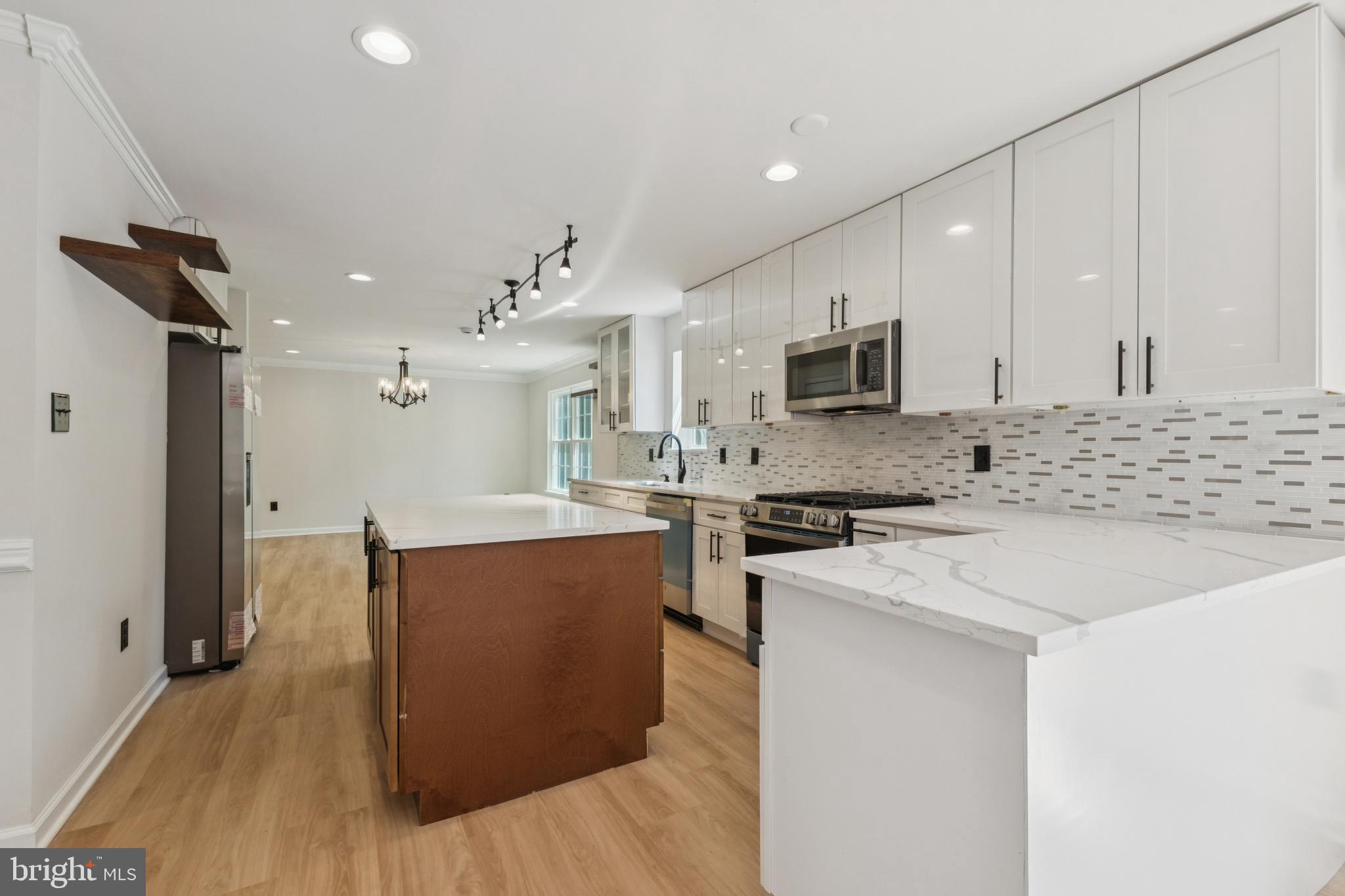 HAMPTON FOREST - Residential