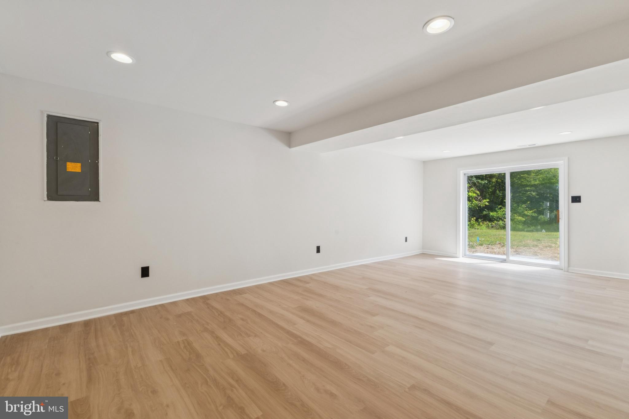 HAMPTON FOREST - Residential