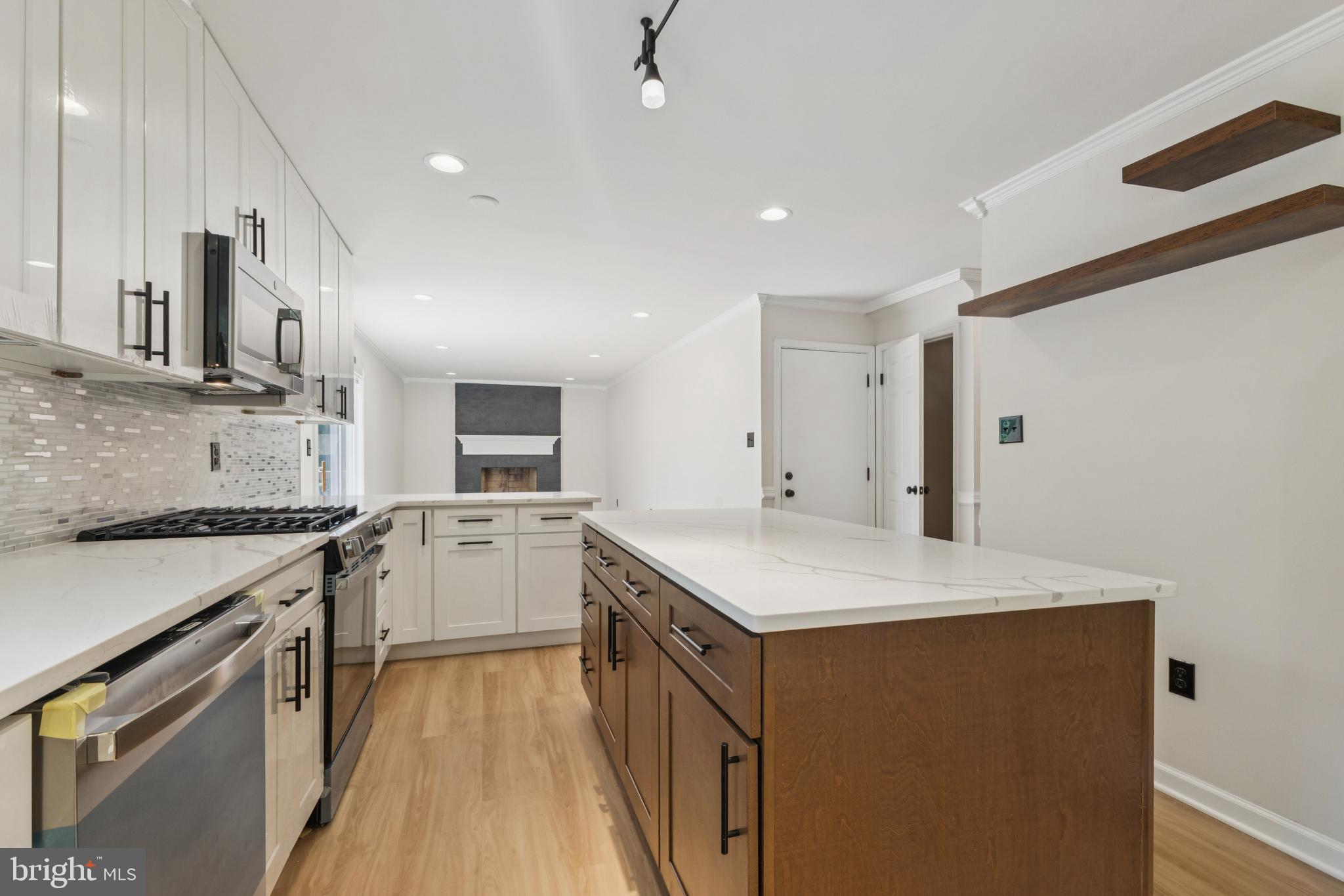 HAMPTON FOREST - Residential