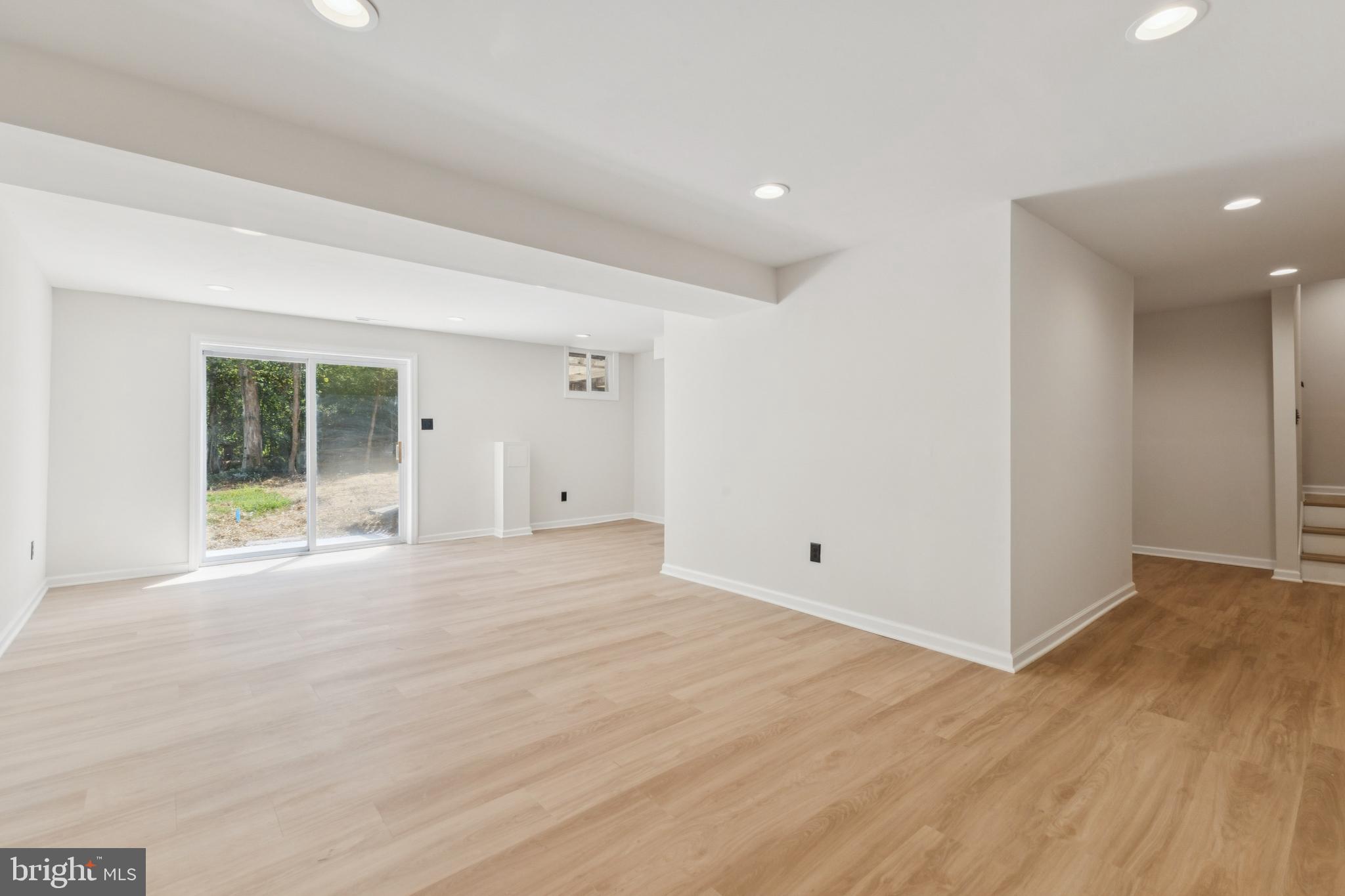 HAMPTON FOREST - Residential