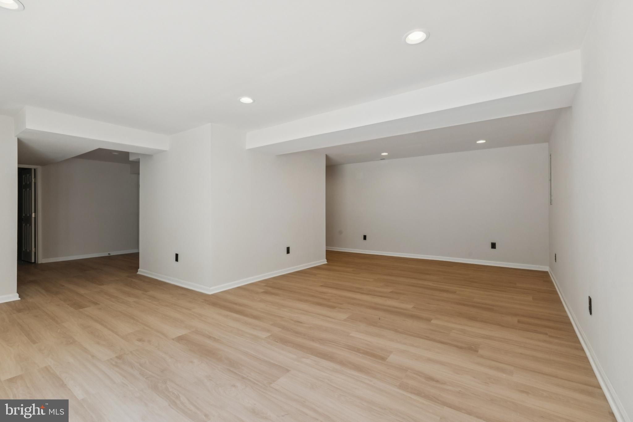 HAMPTON FOREST - Residential