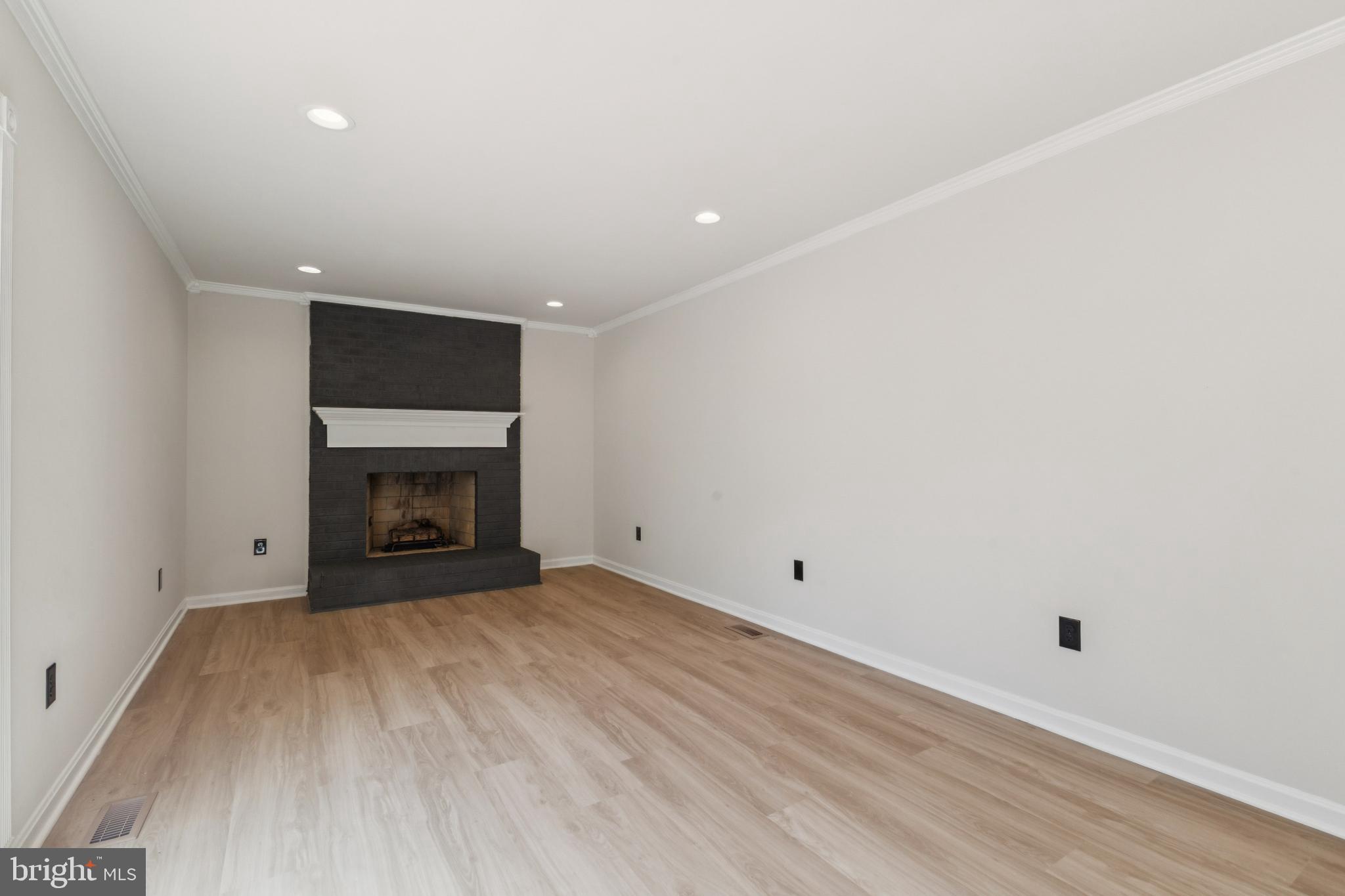 HAMPTON FOREST - Residential