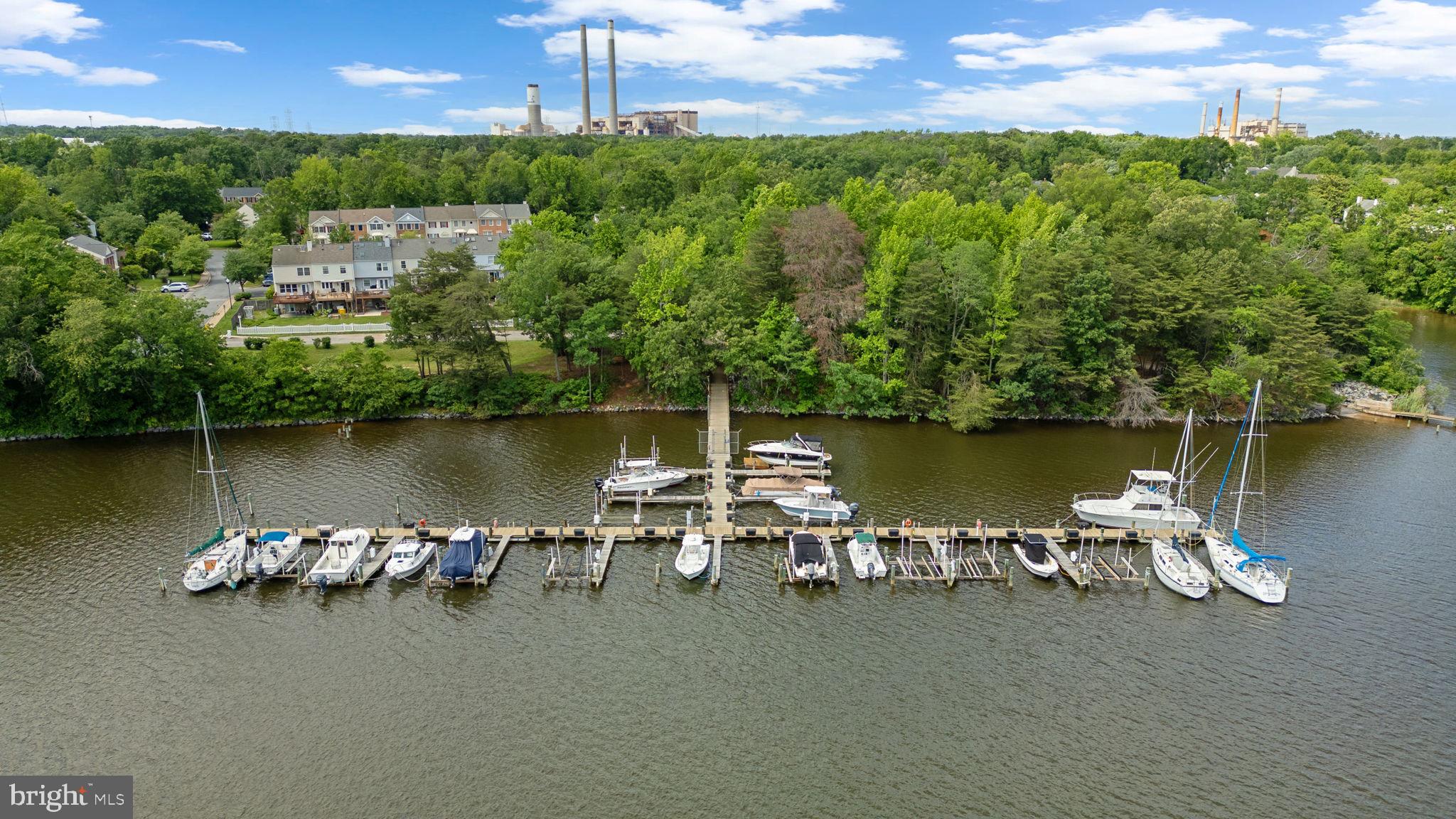 1328 HOLLOW GLEN COURT