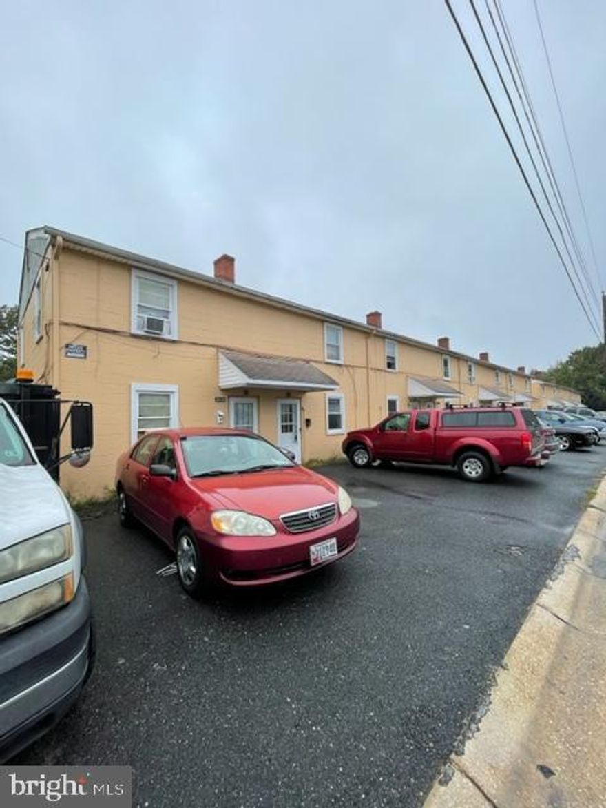 GREAT CASH FLOWING 8 UNIT APARTMENT BUILDING IN DENTON! SEVEN OF EIGHT UNITS OCCUPIED AND THE THE BUILDING CURRENTLY GROSSES $57,000. POTENTIAL GROSS INCOME OF $71,000 PLUS AT FULL OCCUPANCY. VACANT UNIT RECENTLY UPDATED AND AVAILABLE FOR RENT. BUILDING IS LEAD FREE.