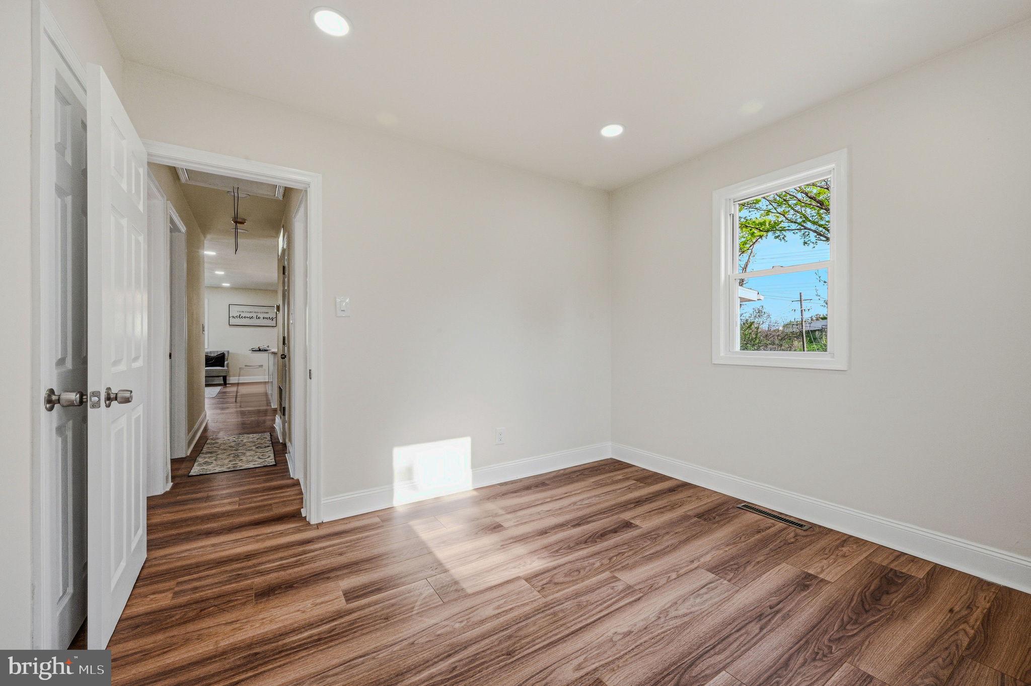 MANOR PARK - Residential