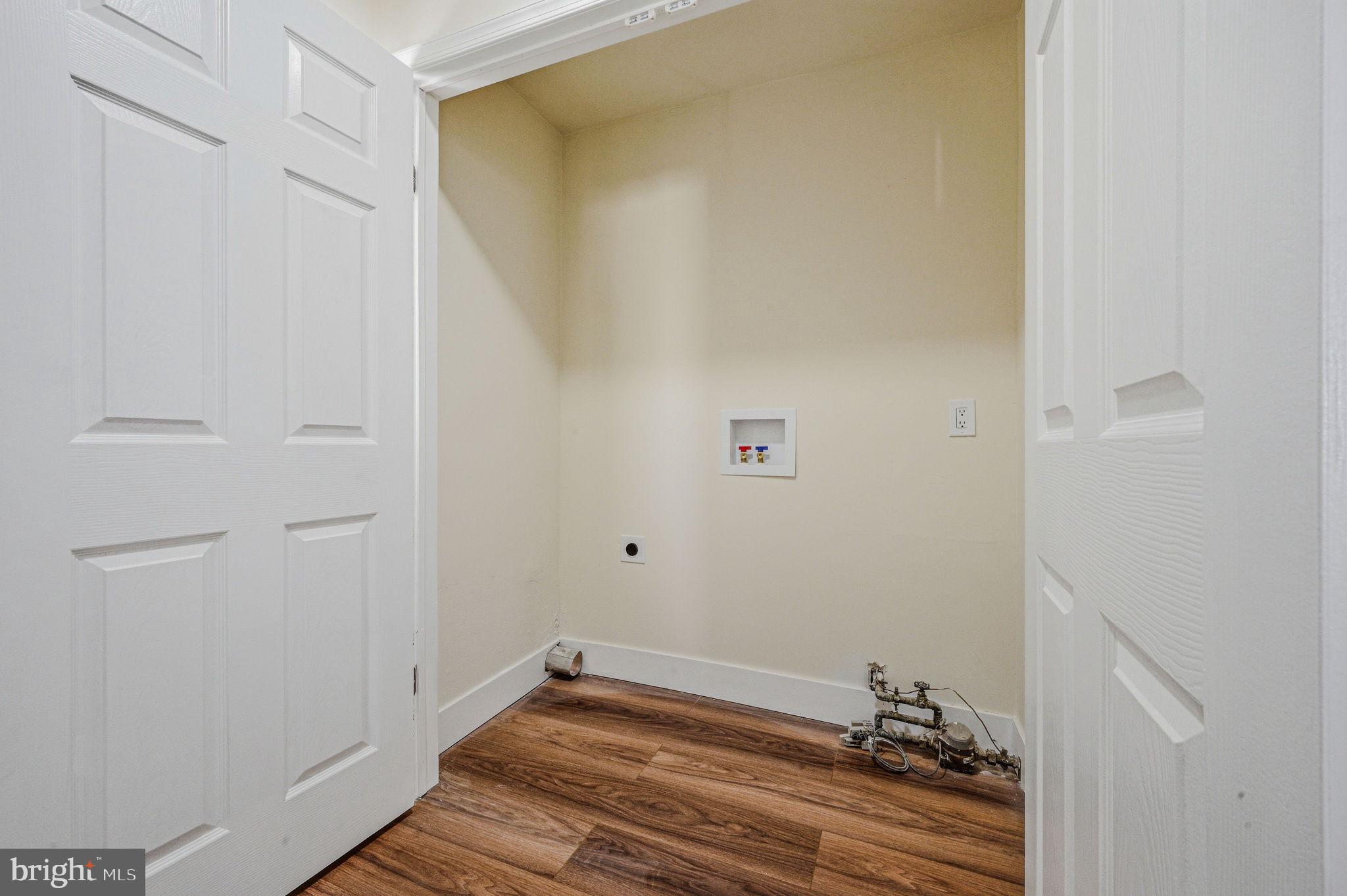 MANOR PARK - Residential