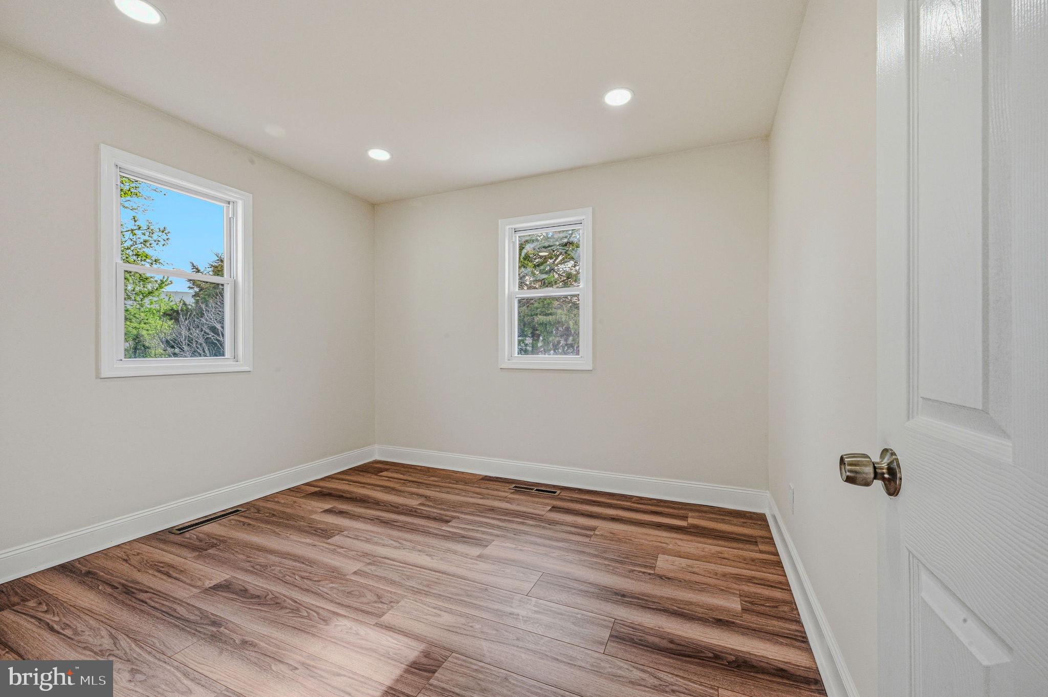 MANOR PARK - Residential