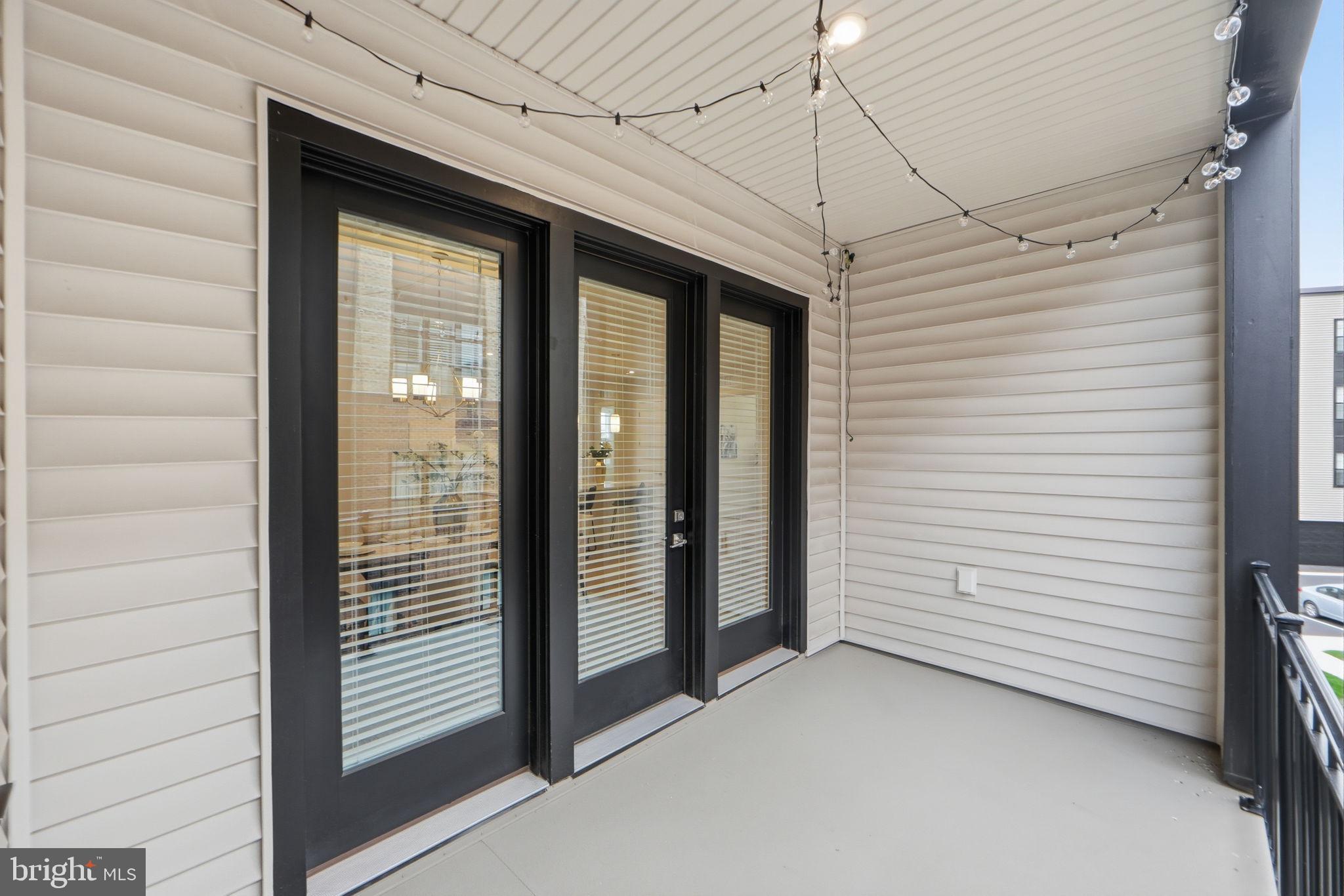 METRO WALK AT MOOREFIELD STATION - Residential