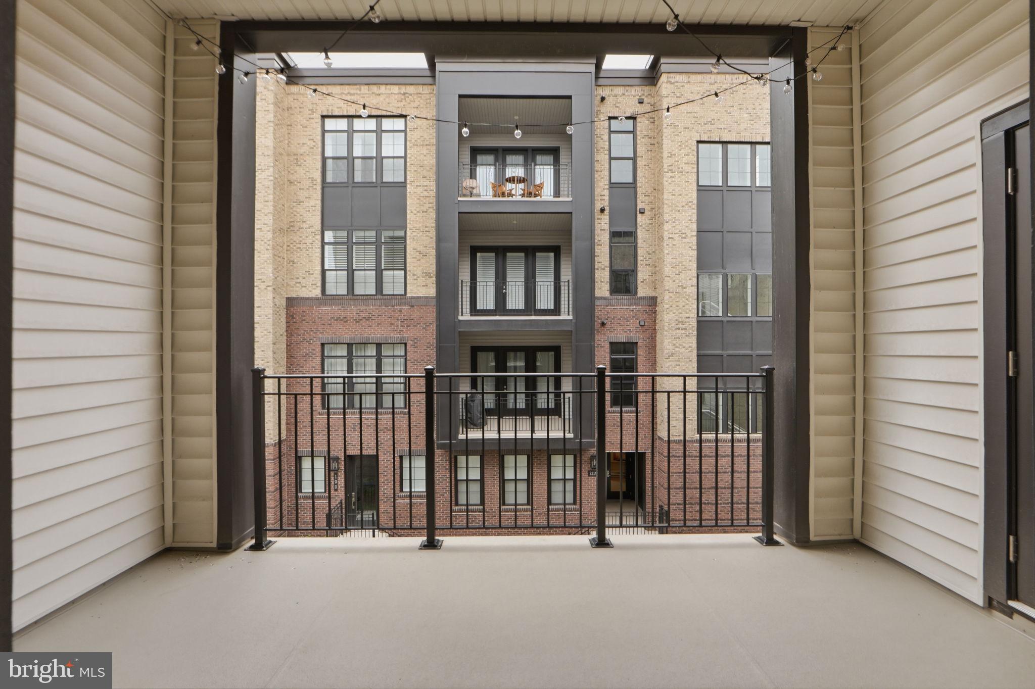 METRO WALK AT MOOREFIELD STATION - Residential