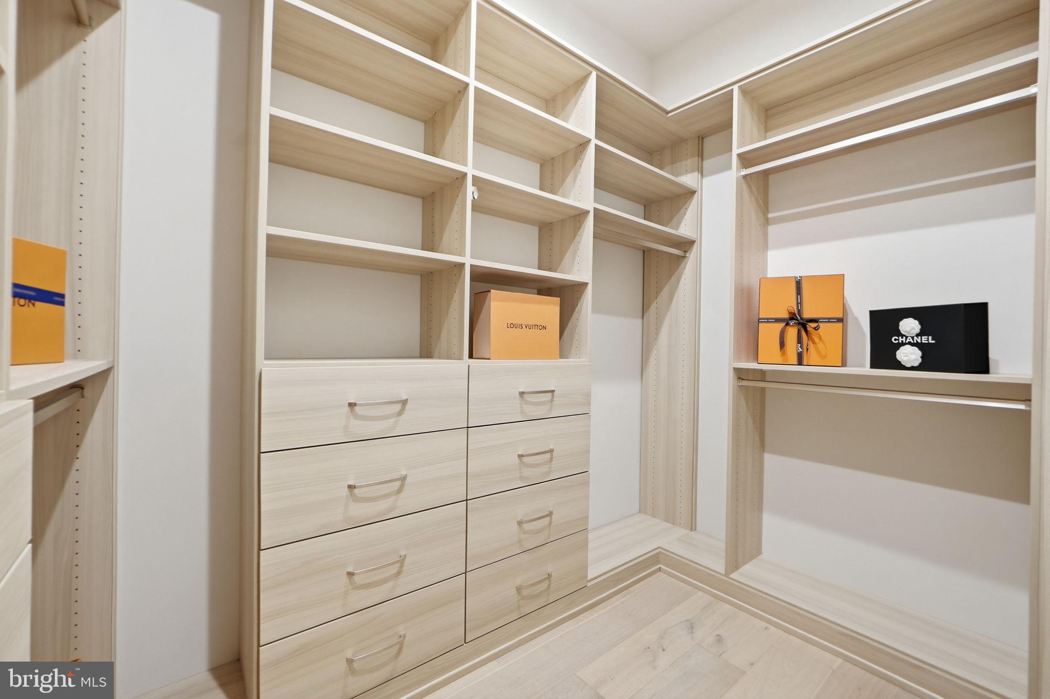 METRO WALK AT MOOREFIELD STATION - Residential