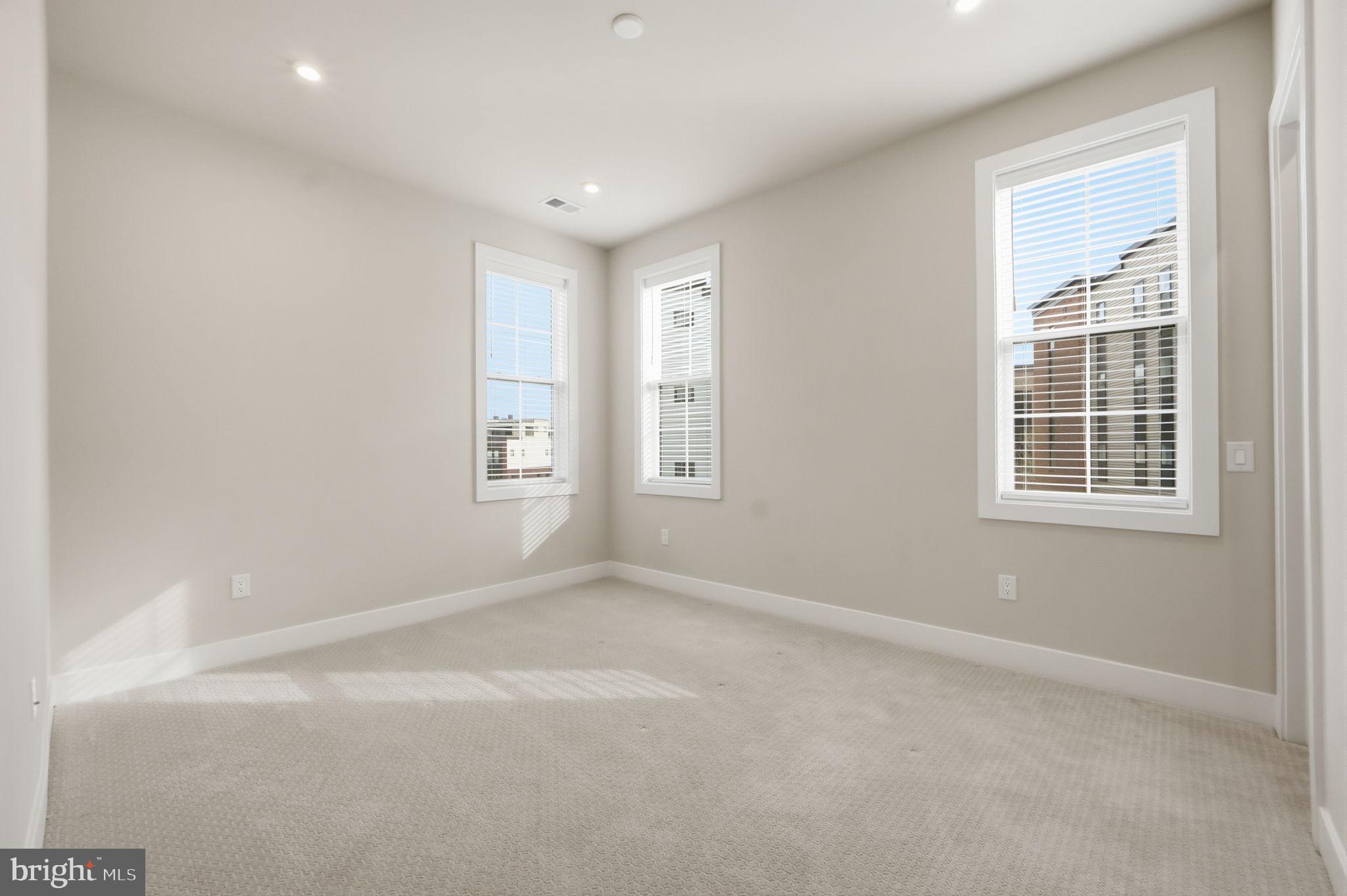 METRO WALK AT MOOREFIELD STATION - Residential