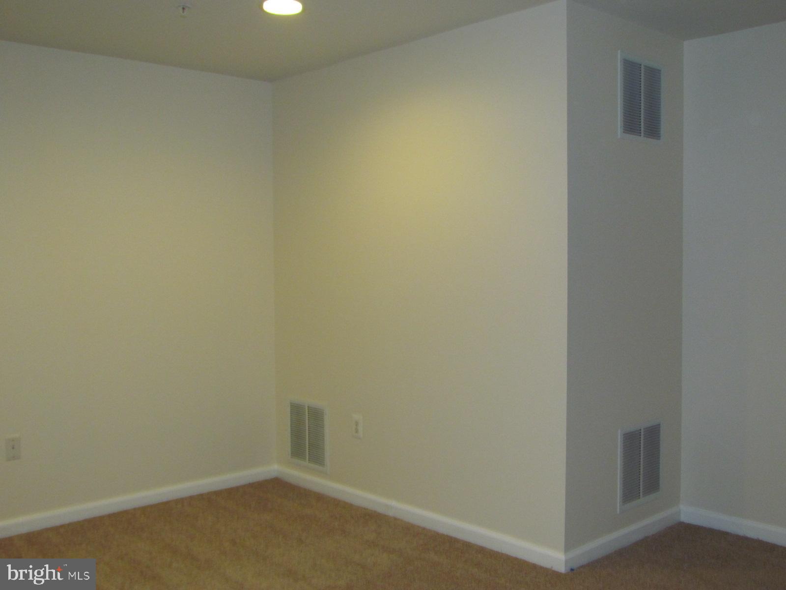 WESTBURY PUB - Residential Lease