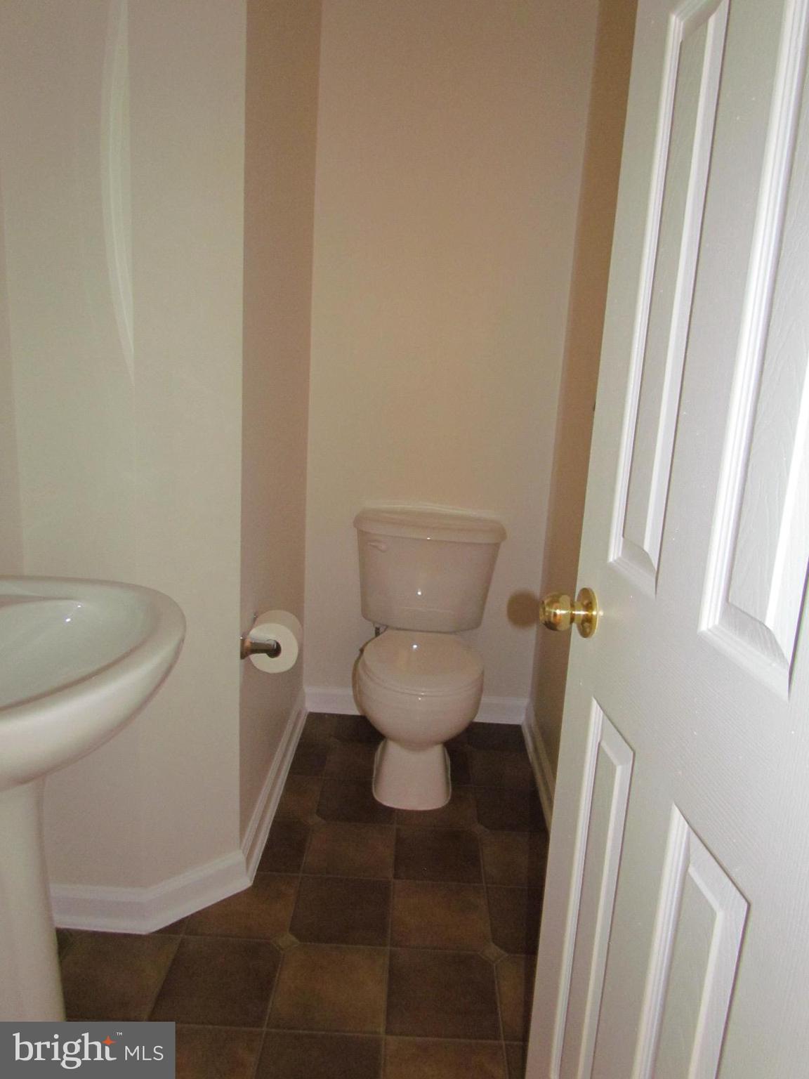 WESTBURY PUB - Residential Lease