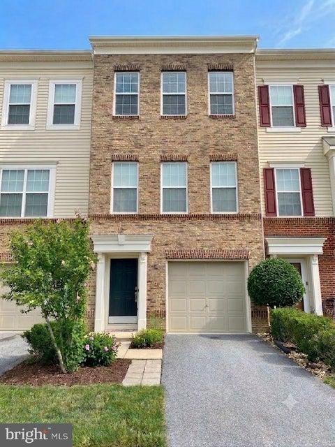 Townhouse For Sale - 6082 Forum Square<br/> FREDERICK, MD 21703