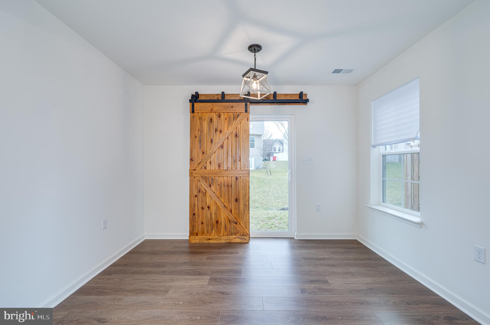 ARCHERS ROCK - Residential Lease