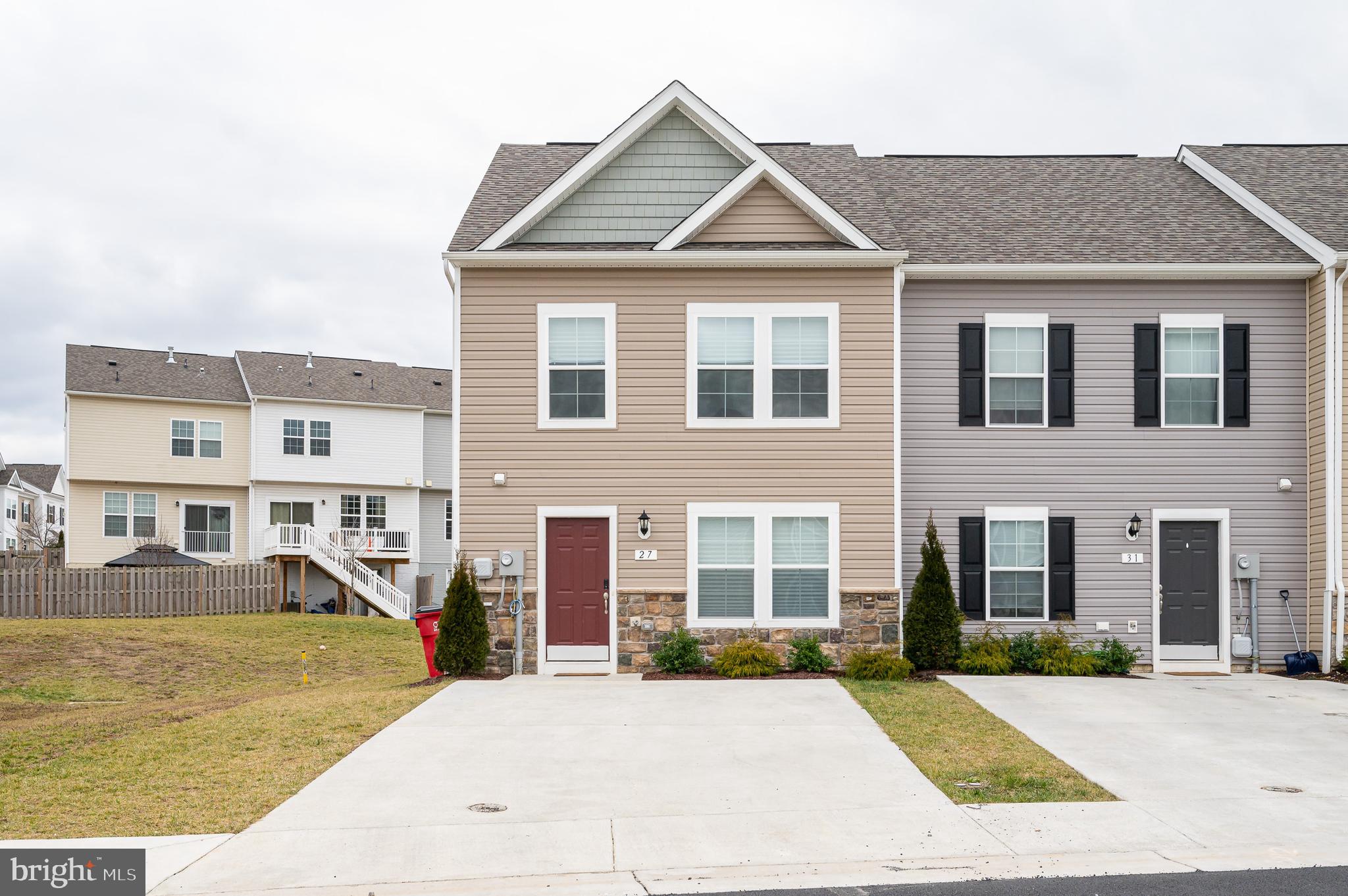 ARCHERS ROCK - Residential Lease