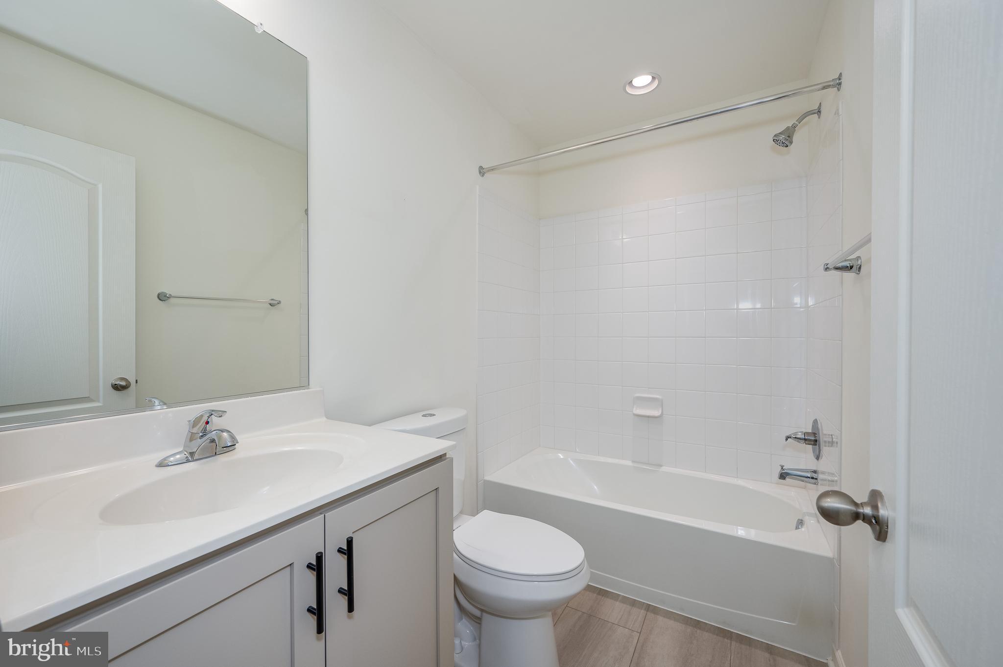 ARCHERS ROCK - Residential Lease