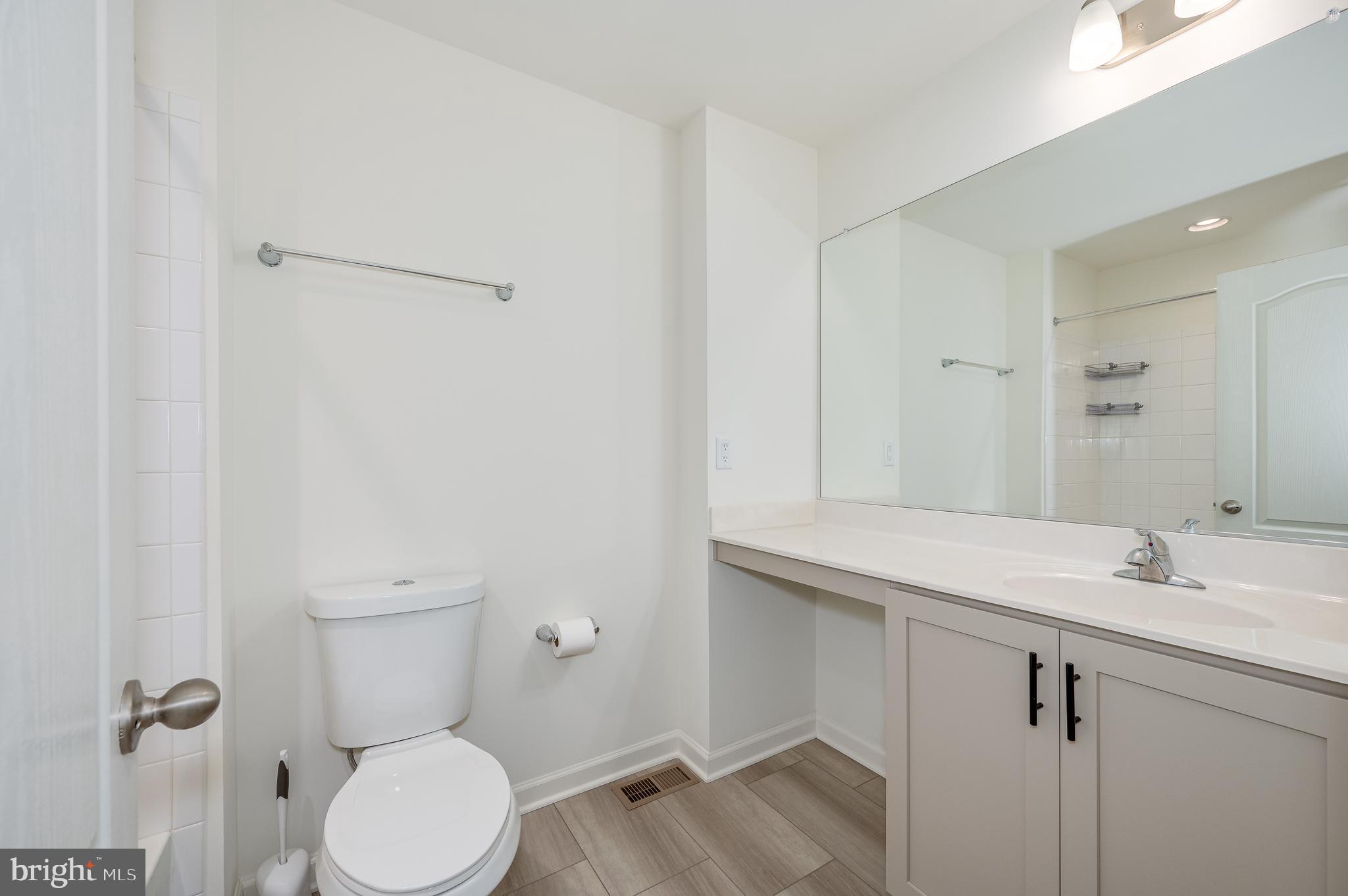 ARCHERS ROCK - Residential Lease