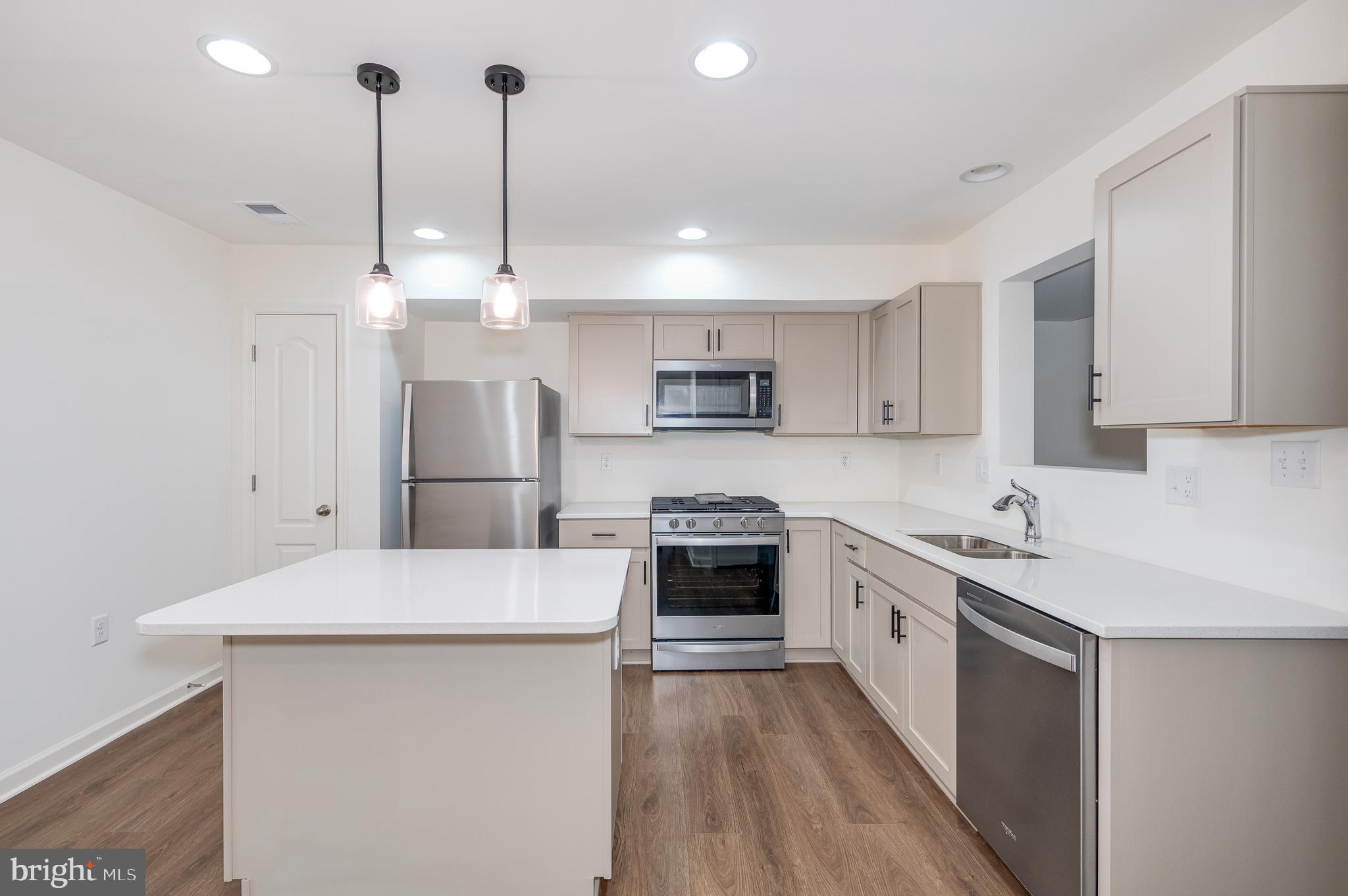 ARCHERS ROCK - Residential Lease