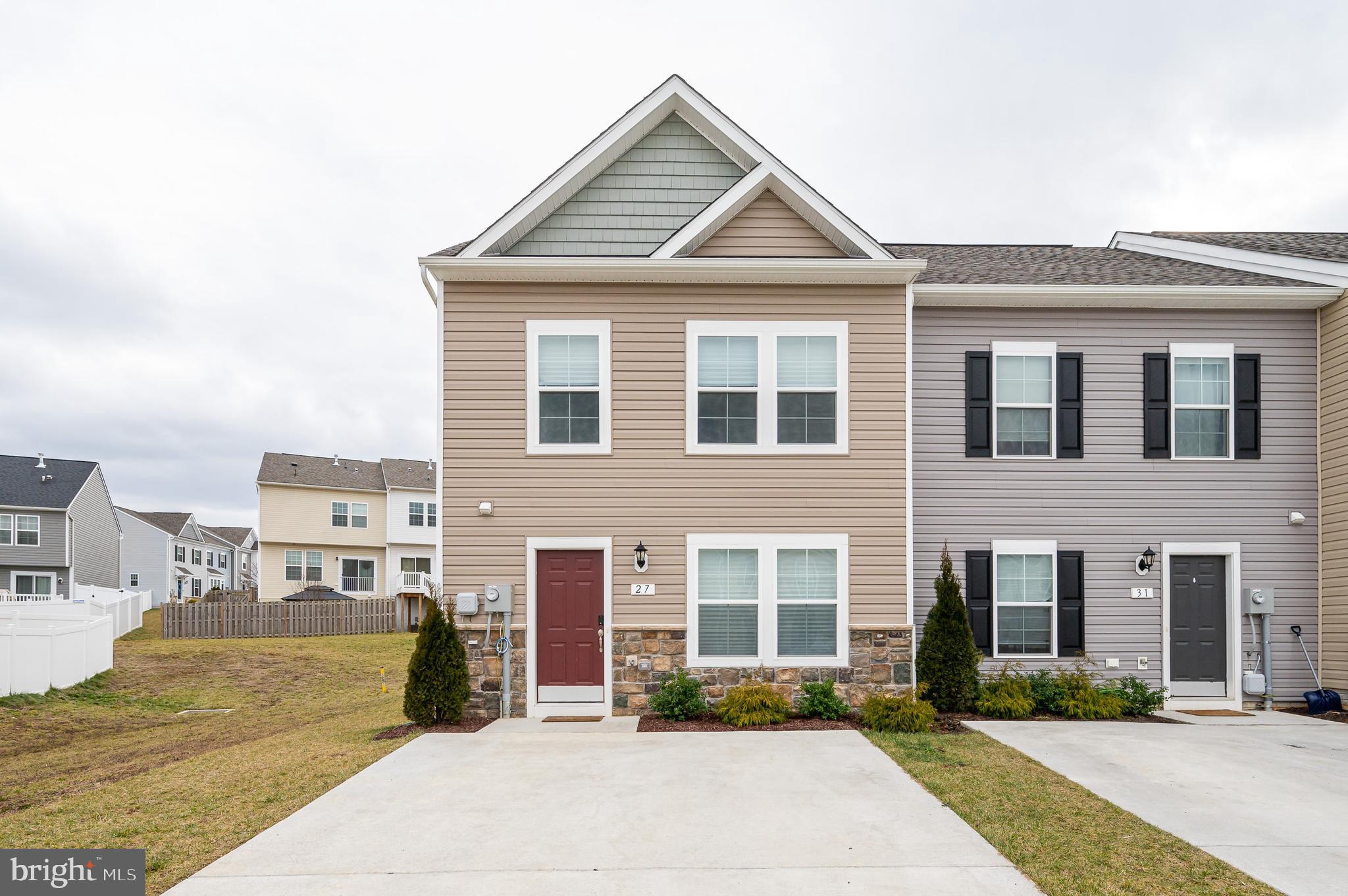 ARCHERS ROCK - Residential Lease