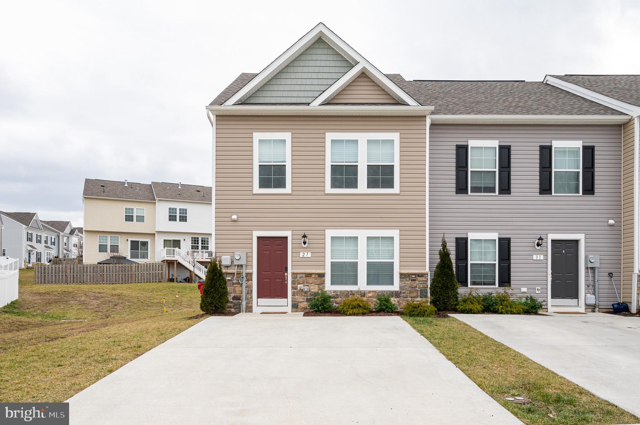 ARCHERS ROCK - Residential Lease