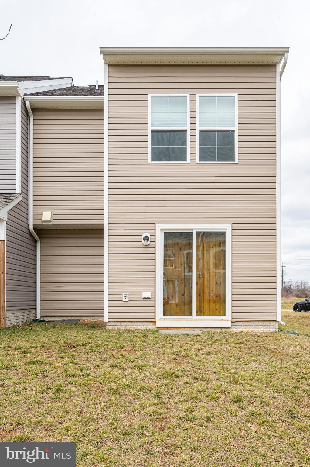 ARCHERS ROCK - Residential Lease