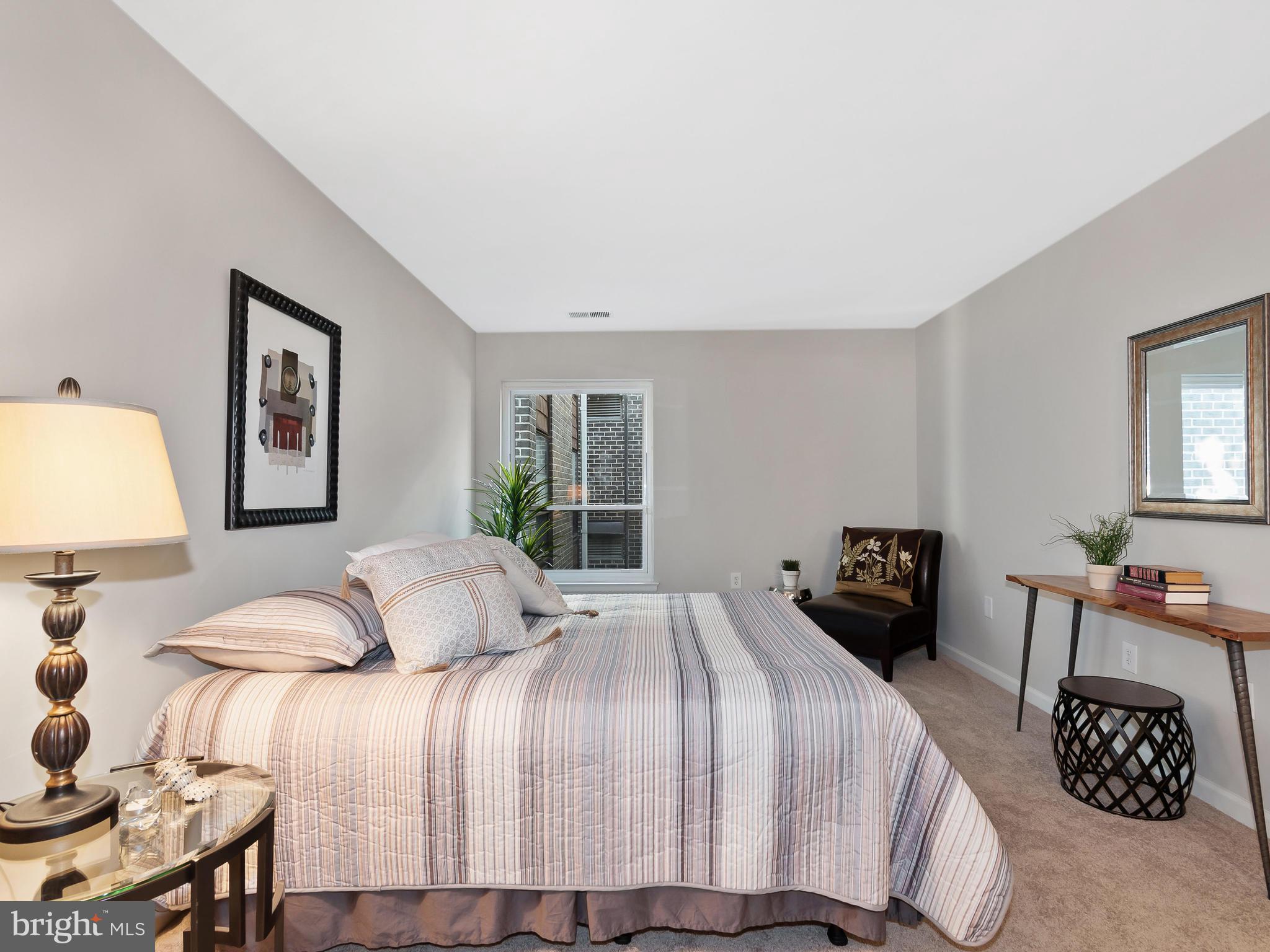 HYDE PARK - Residential