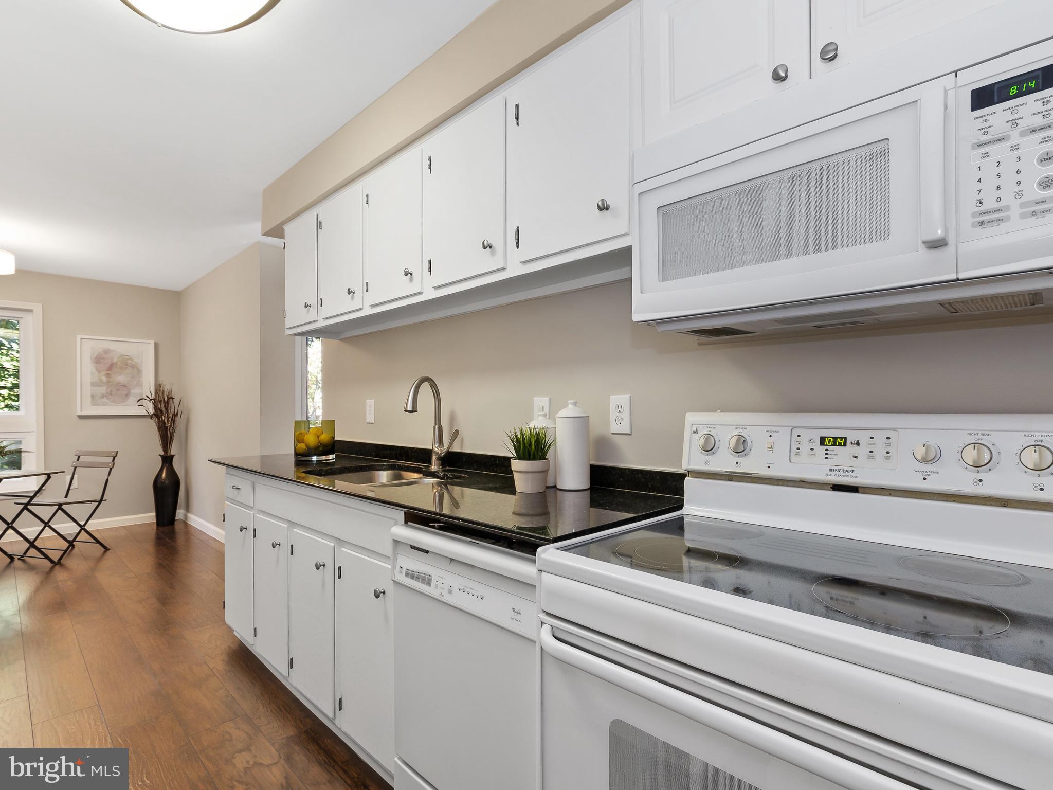 HYDE PARK - Residential