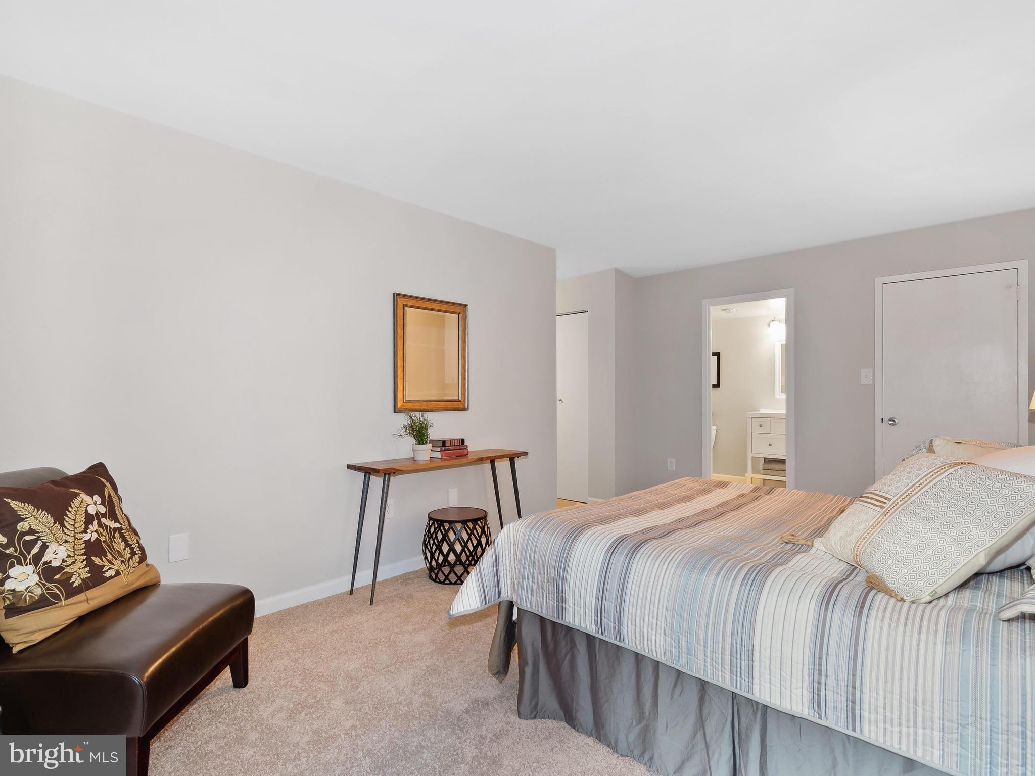 HYDE PARK - Residential