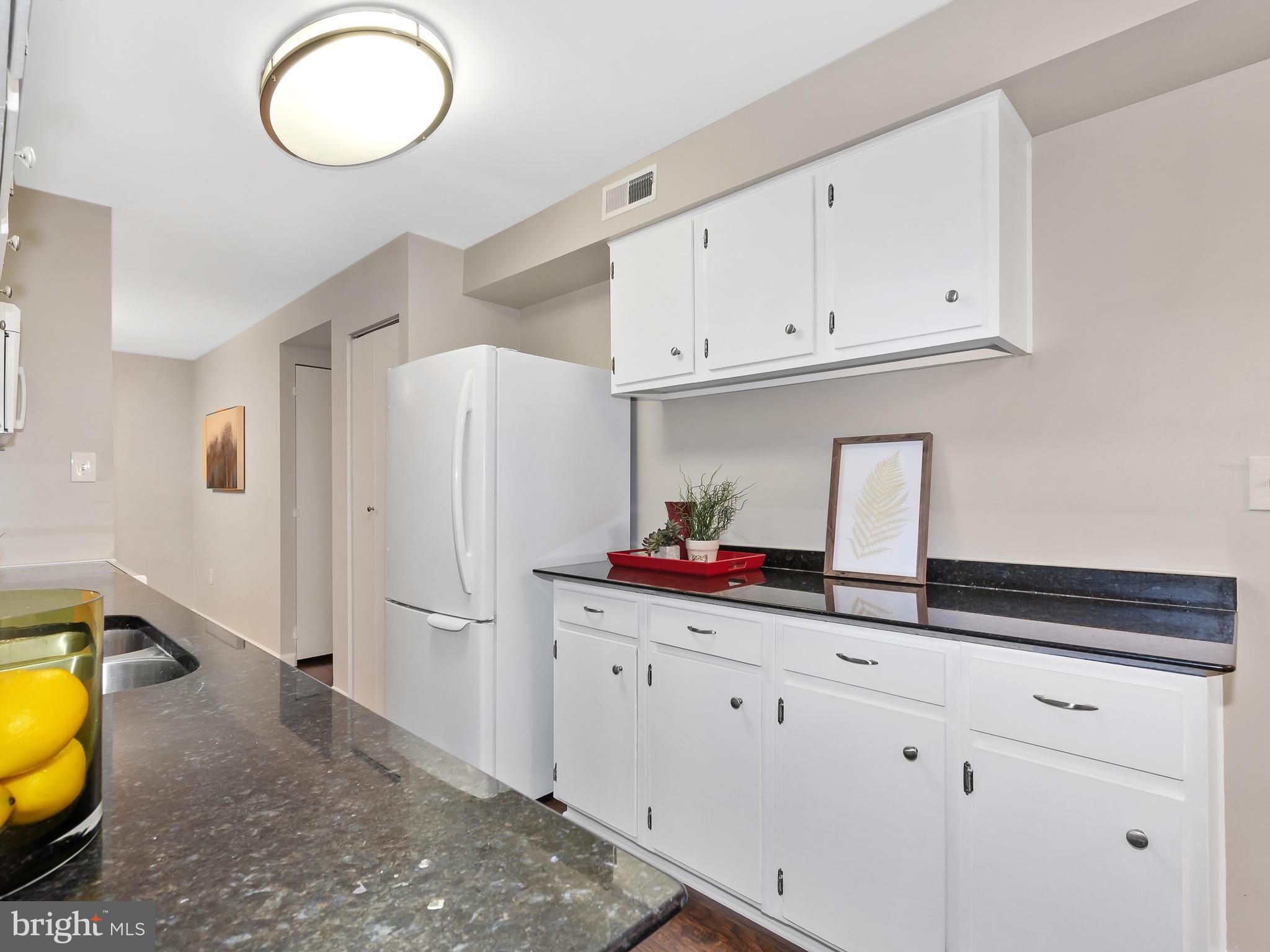 HYDE PARK - Residential