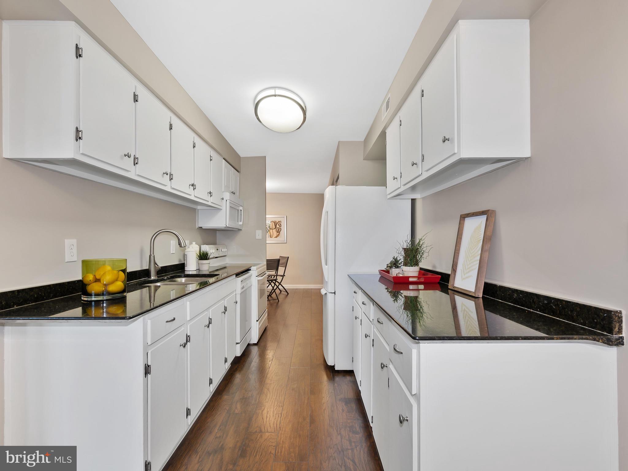 HYDE PARK - Residential