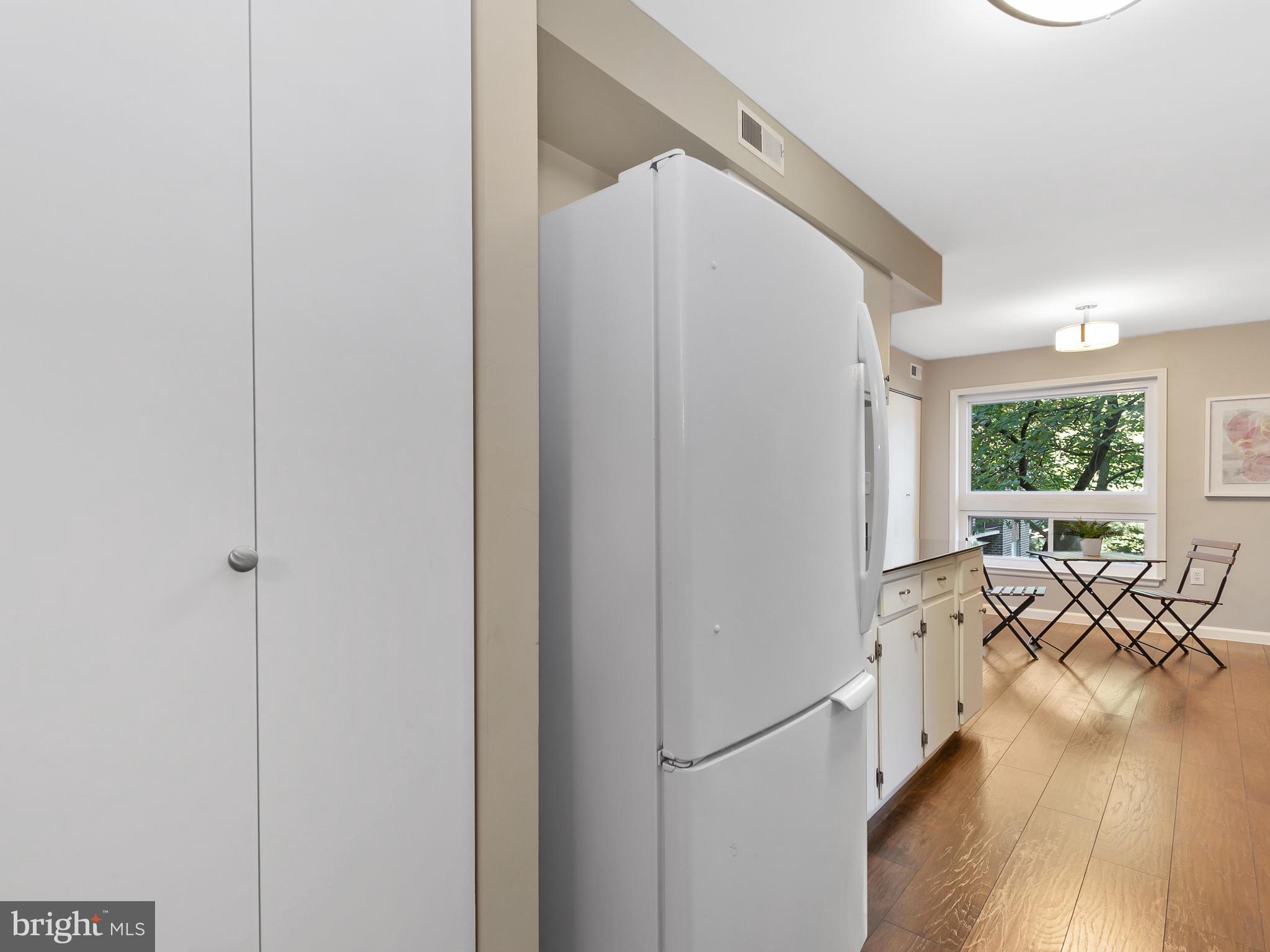 HYDE PARK - Residential