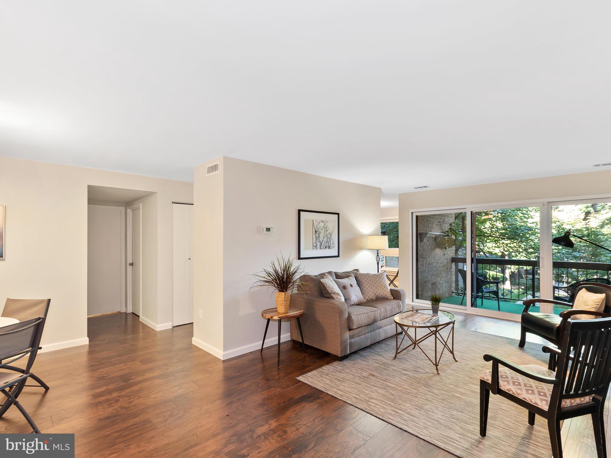 HYDE PARK - Residential