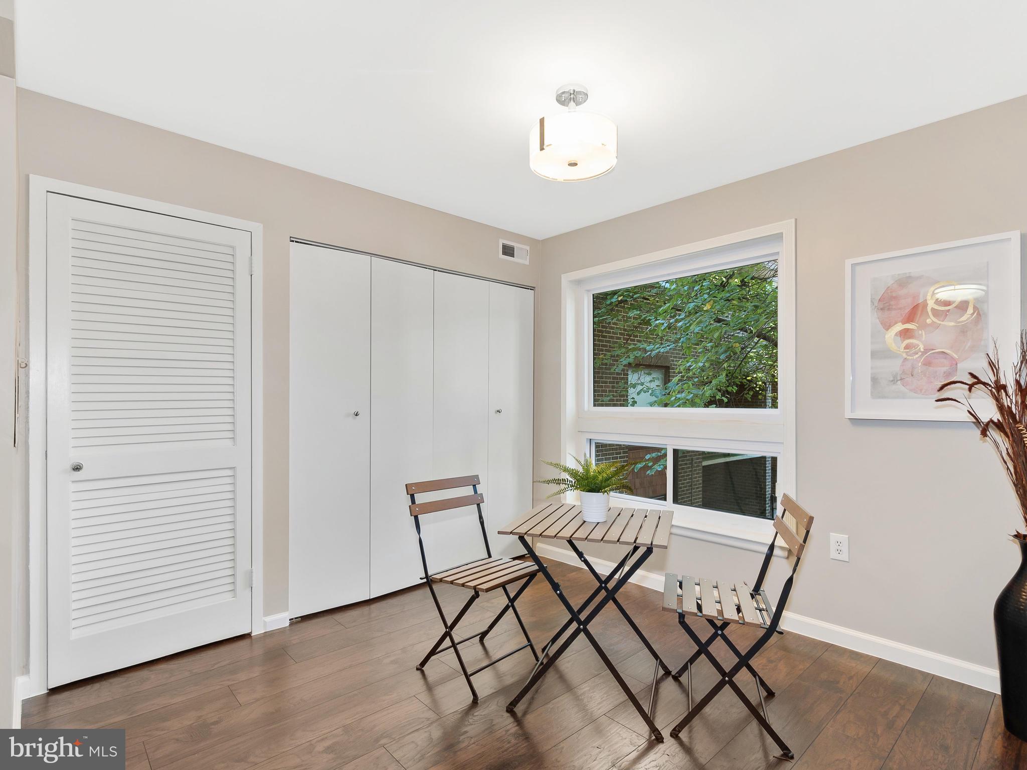 HYDE PARK - Residential