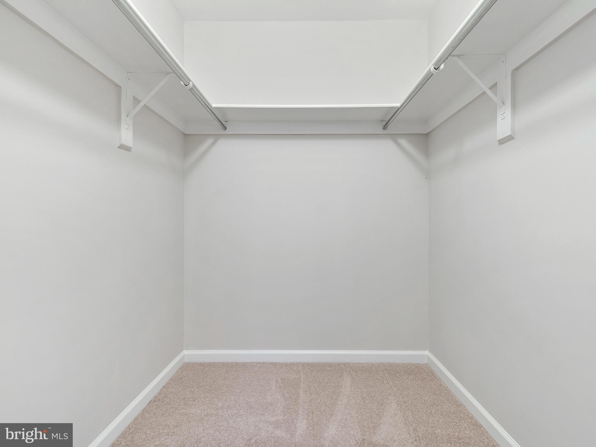 HYDE PARK - Residential