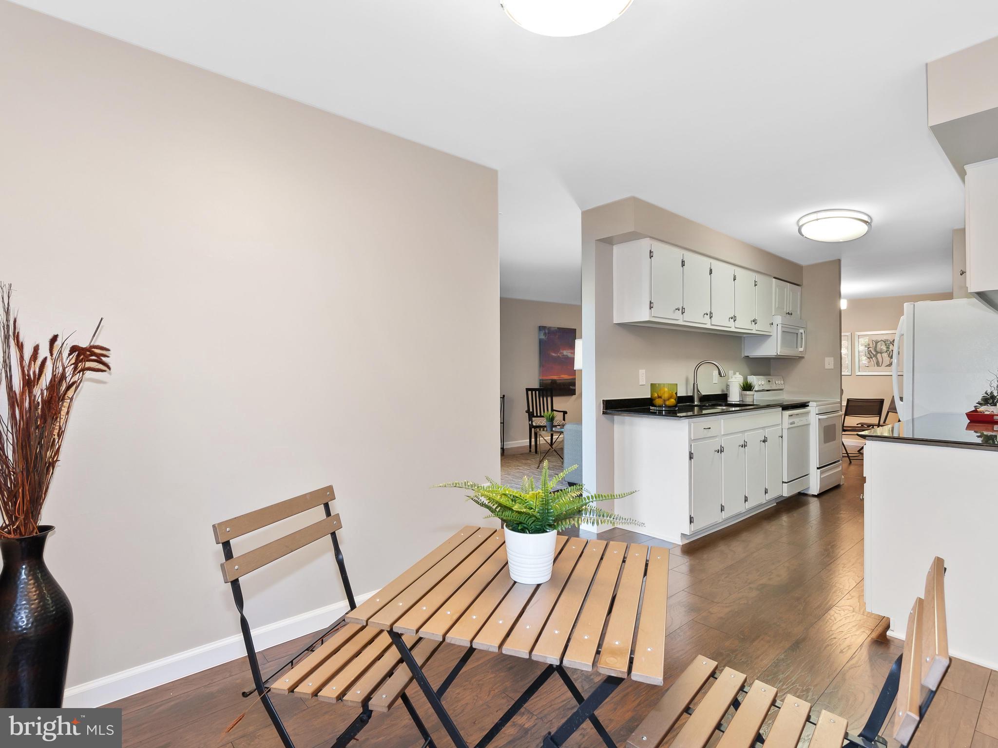 HYDE PARK - Residential