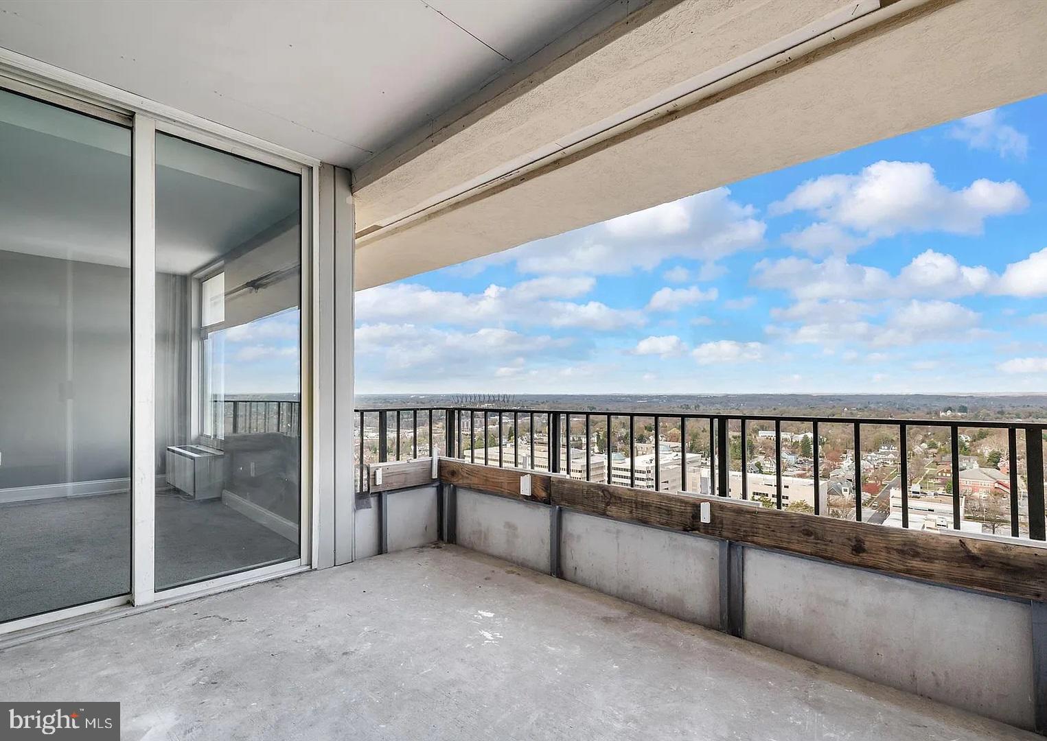 PENTHOUSE - Residential Lease