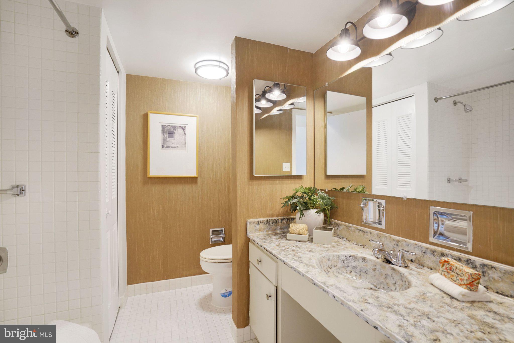 SKYLINE HOUSE - Residential