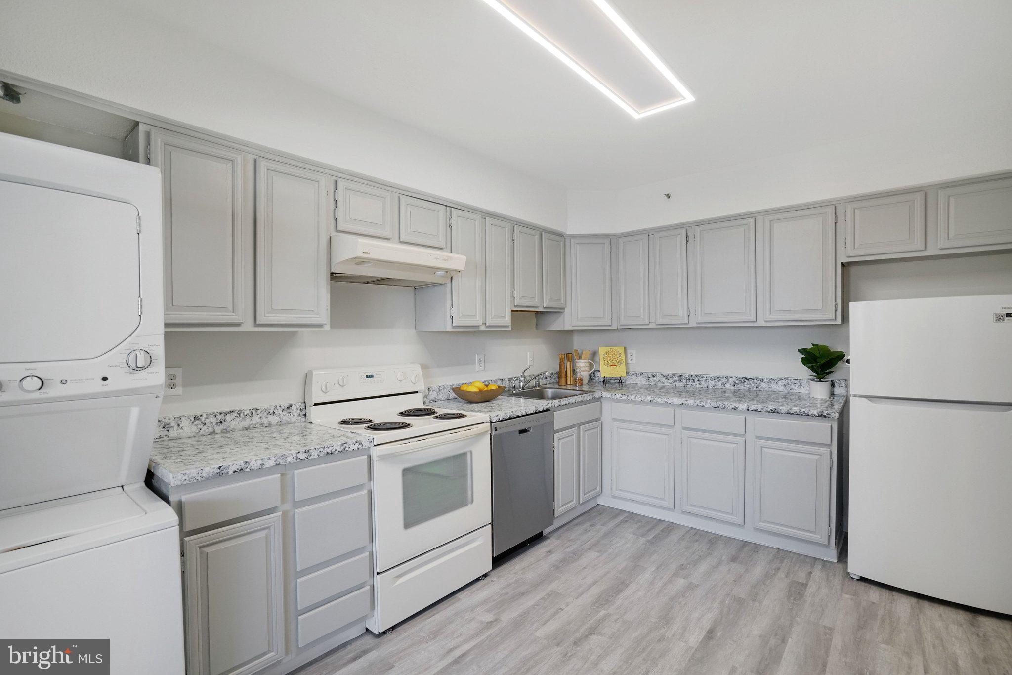 SKYLINE HOUSE - Residential