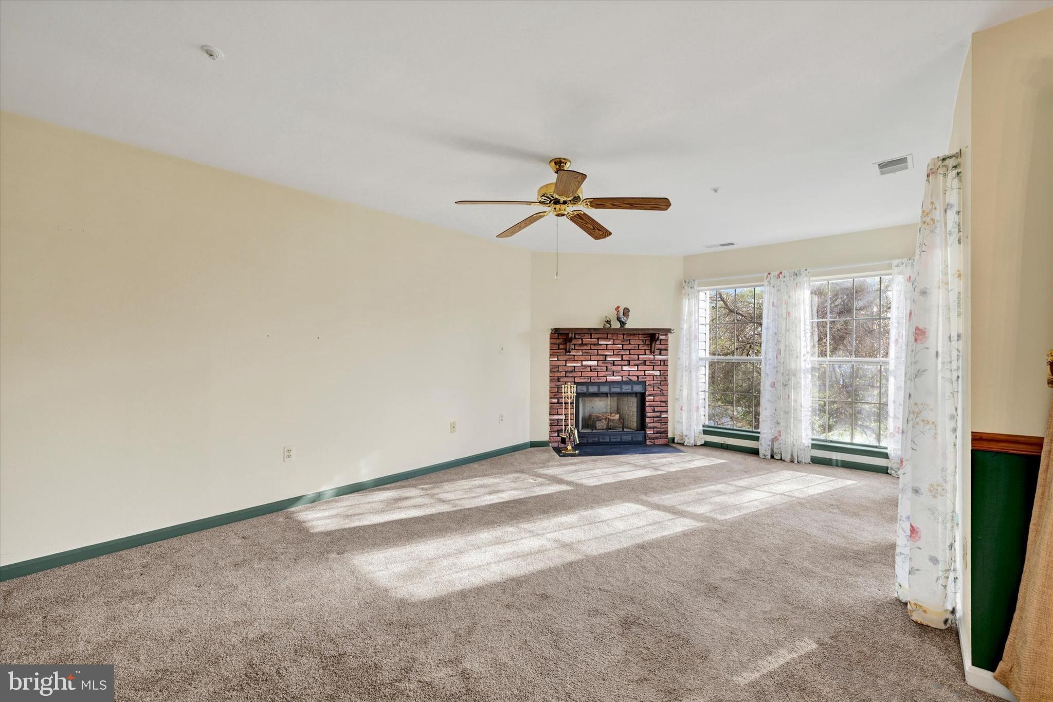 OAK LEAF VILLAS - Residential