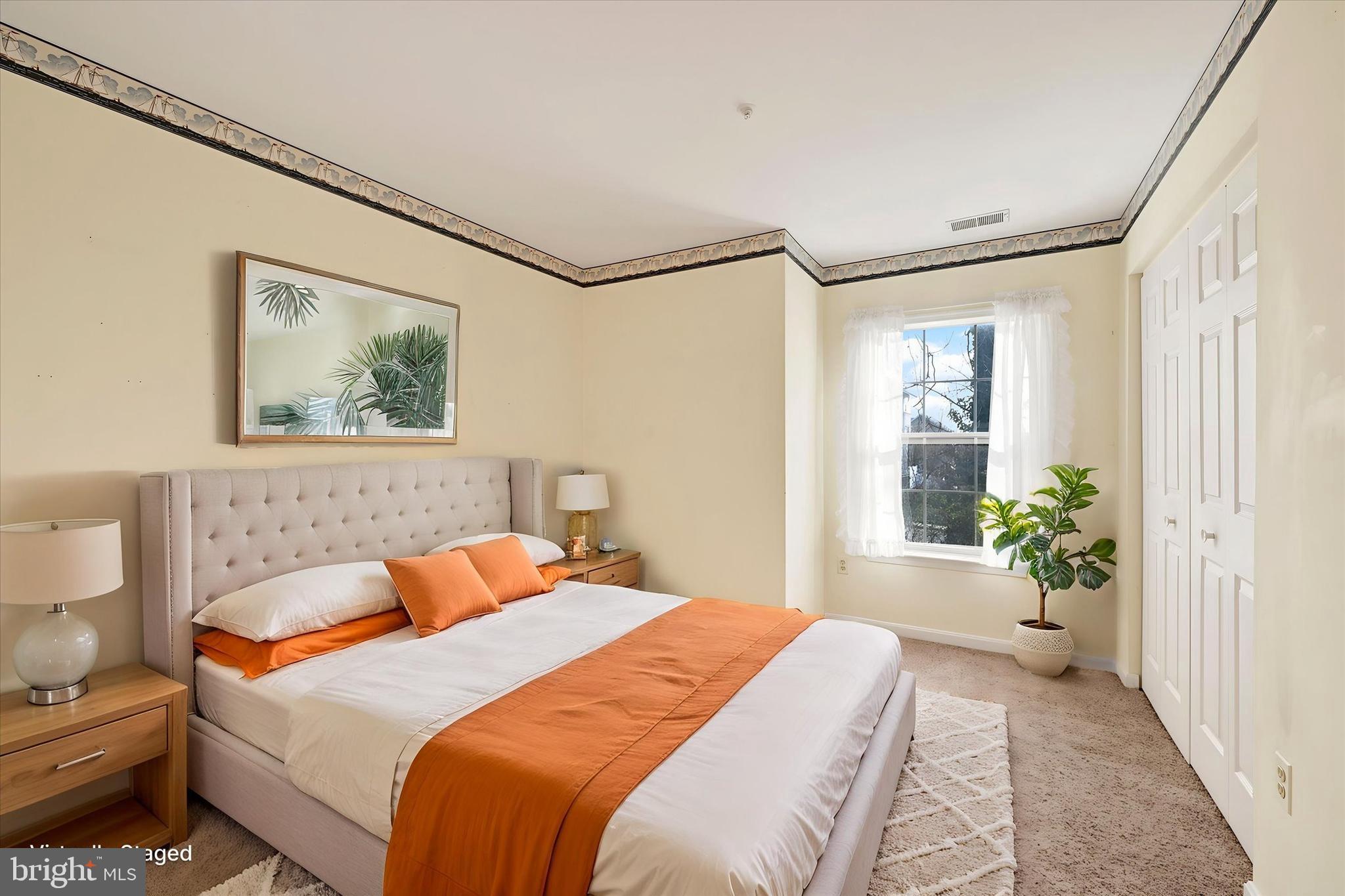 OAK LEAF VILLAS - Residential