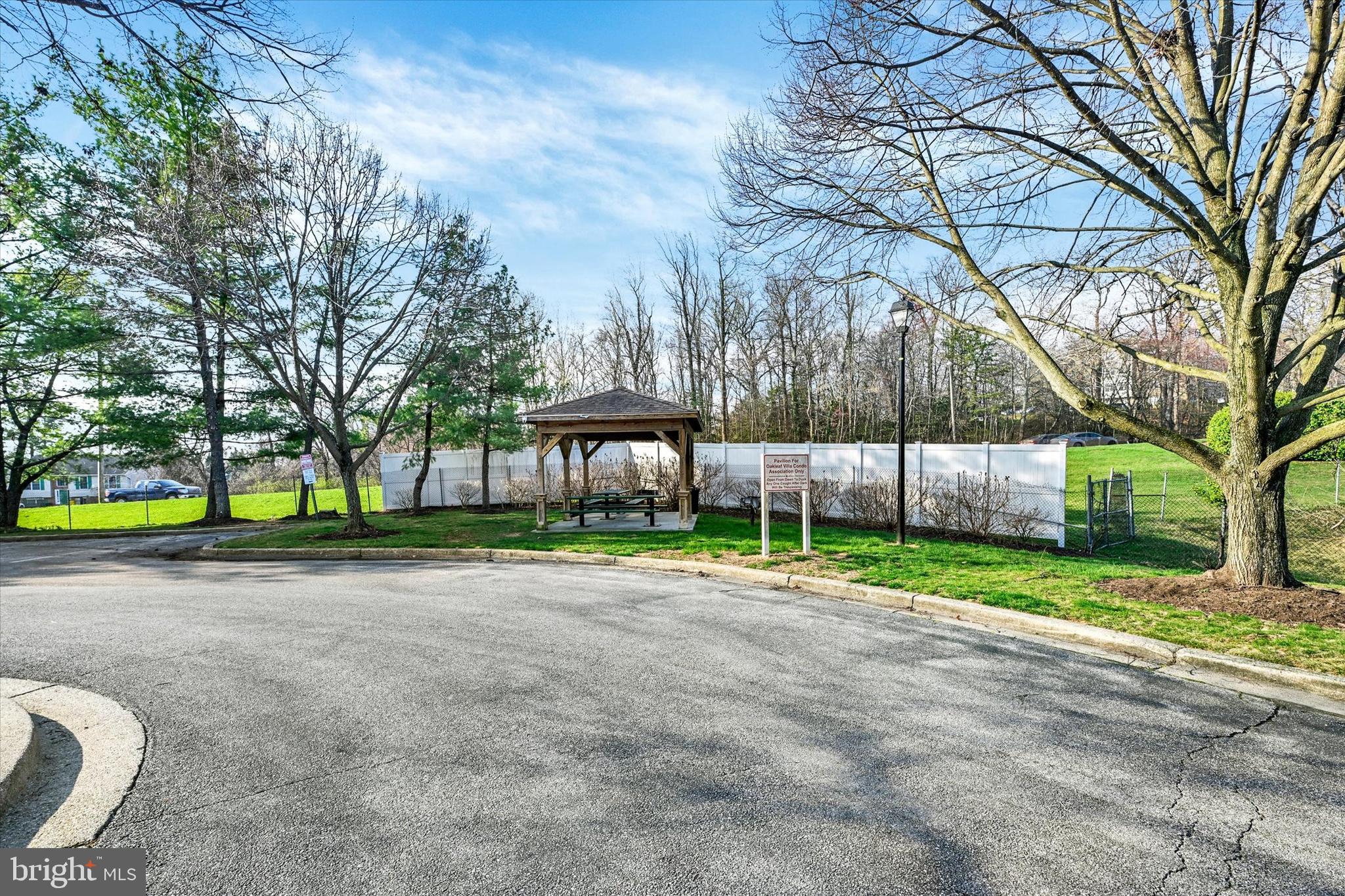 OAK LEAF VILLAS - Residential