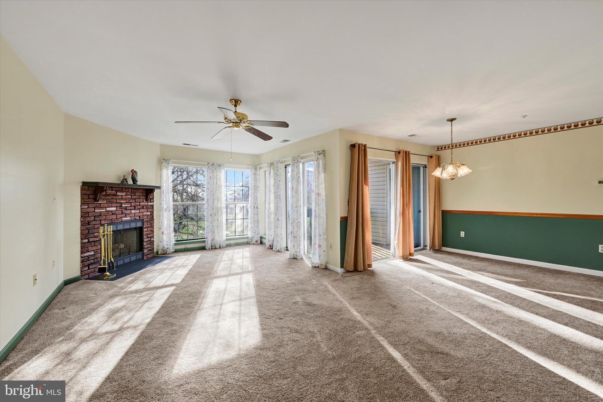 OAK LEAF VILLAS - Residential