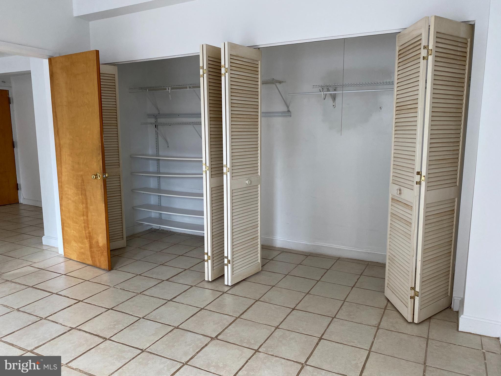 AVENUE OF THE ARTS - Residential Lease