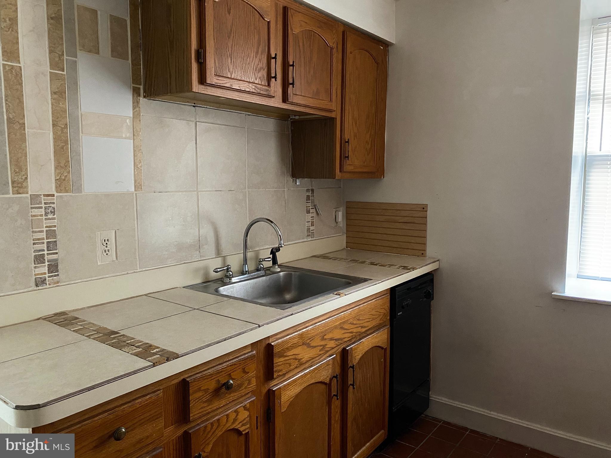 AVENUE OF THE ARTS - Residential Lease